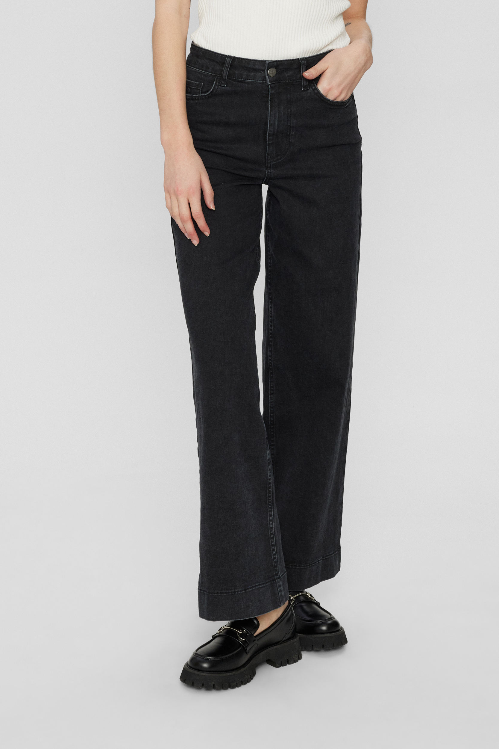 704983_0000_IMAGE_PRIMARY Nümph NUPARIS JEANS LONG BLACK Caviar