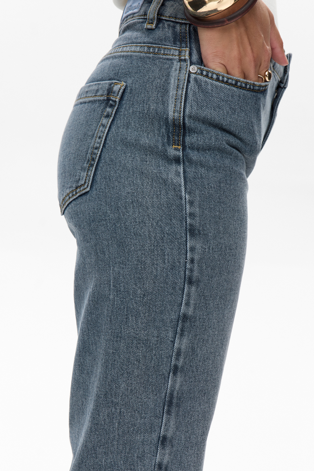 705808_3139_IMAGE_MODEL Nümph NUTORONTO JEANS Med. Blue Washed Denim