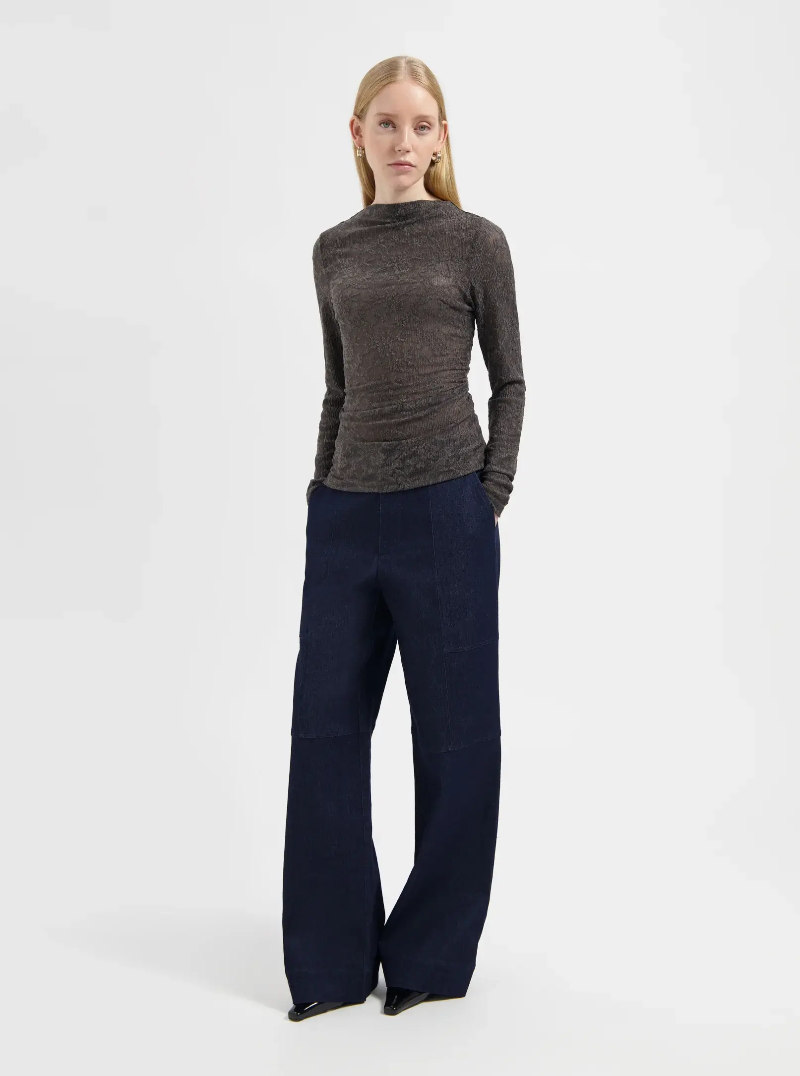 LibbieMeshTopGreyNO-HW25019_Fullbody_JpgHighres_3 Nous Sommes Labels Libbie Mesh Top Grey