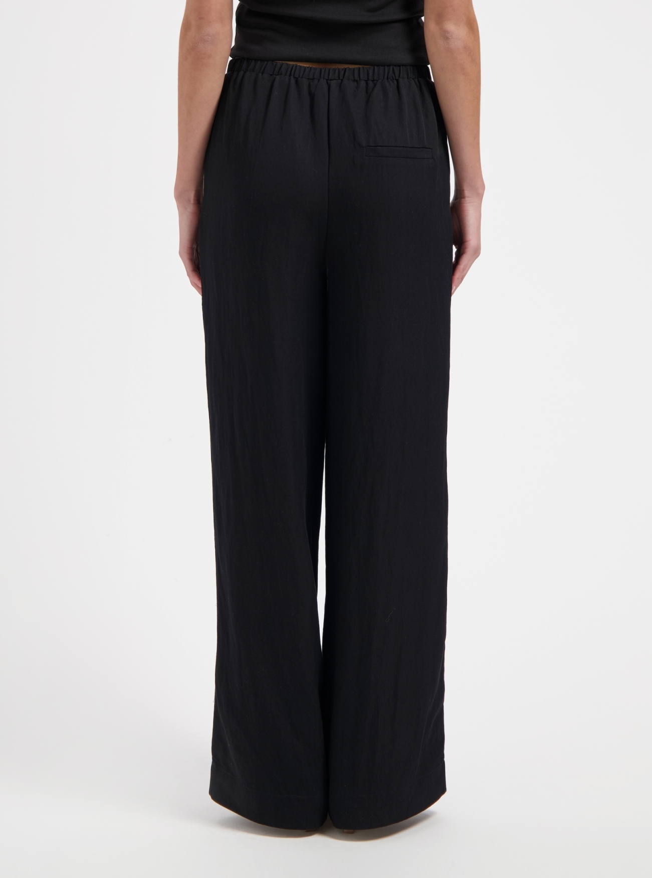 NO-DS26008-10-46-4 Nous Sommes Labels Lauren Trousers Black