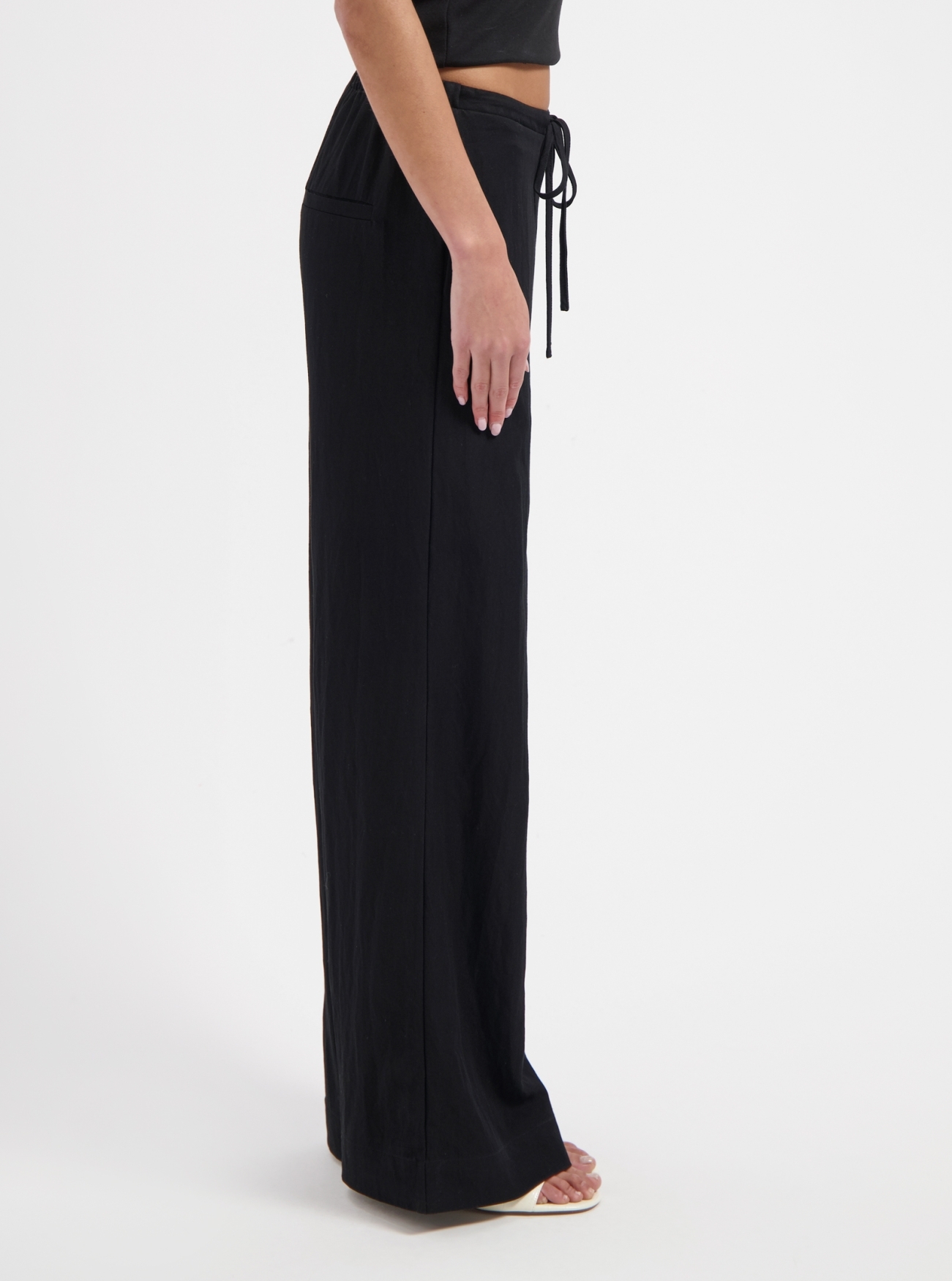 NO-DS26008-10-46-5 Nous Sommes Labels Lauren Trousers Black