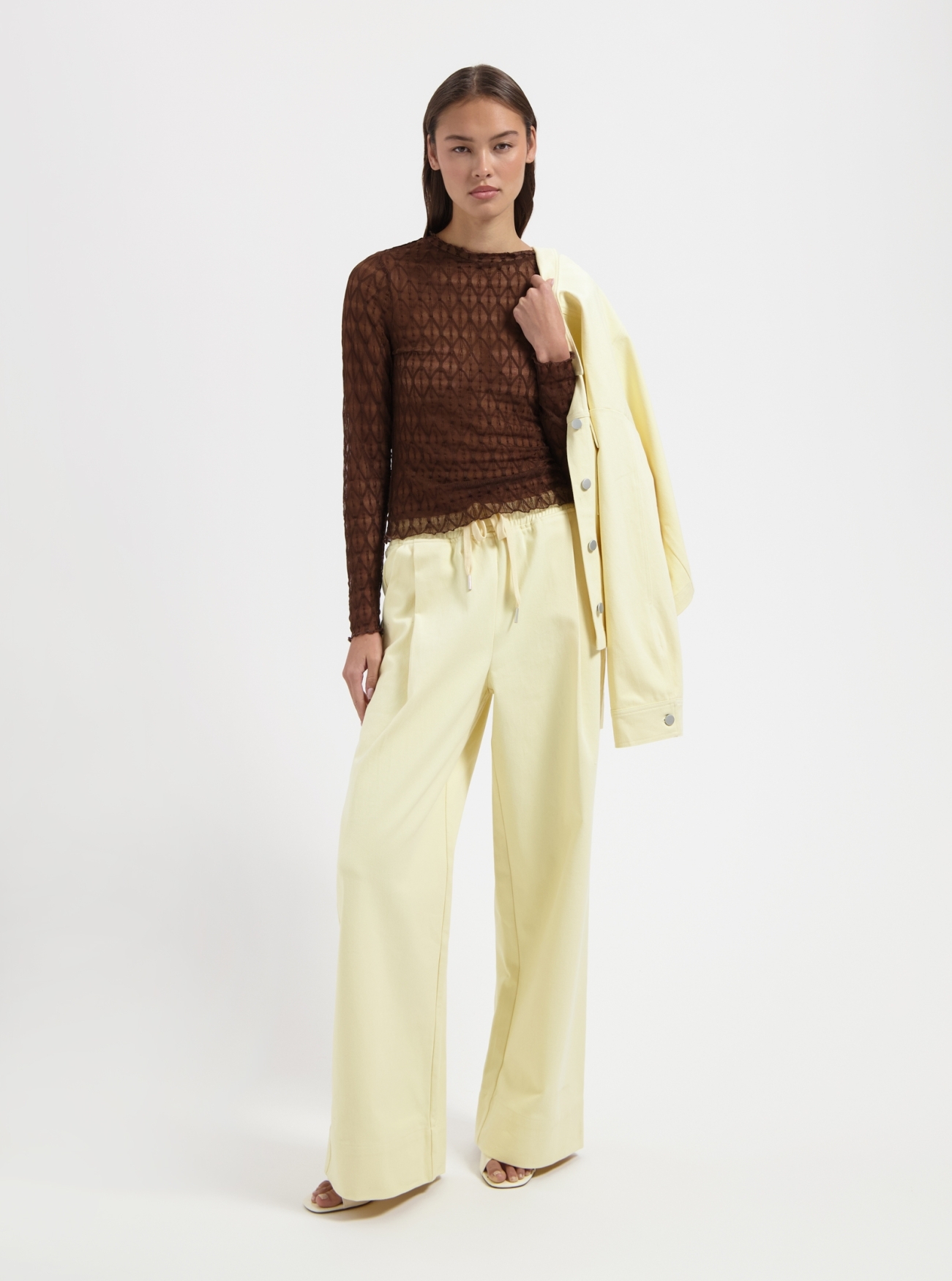 NO-DS26012-225-11-35 Nous Sommes Labels Zellie Top Brown