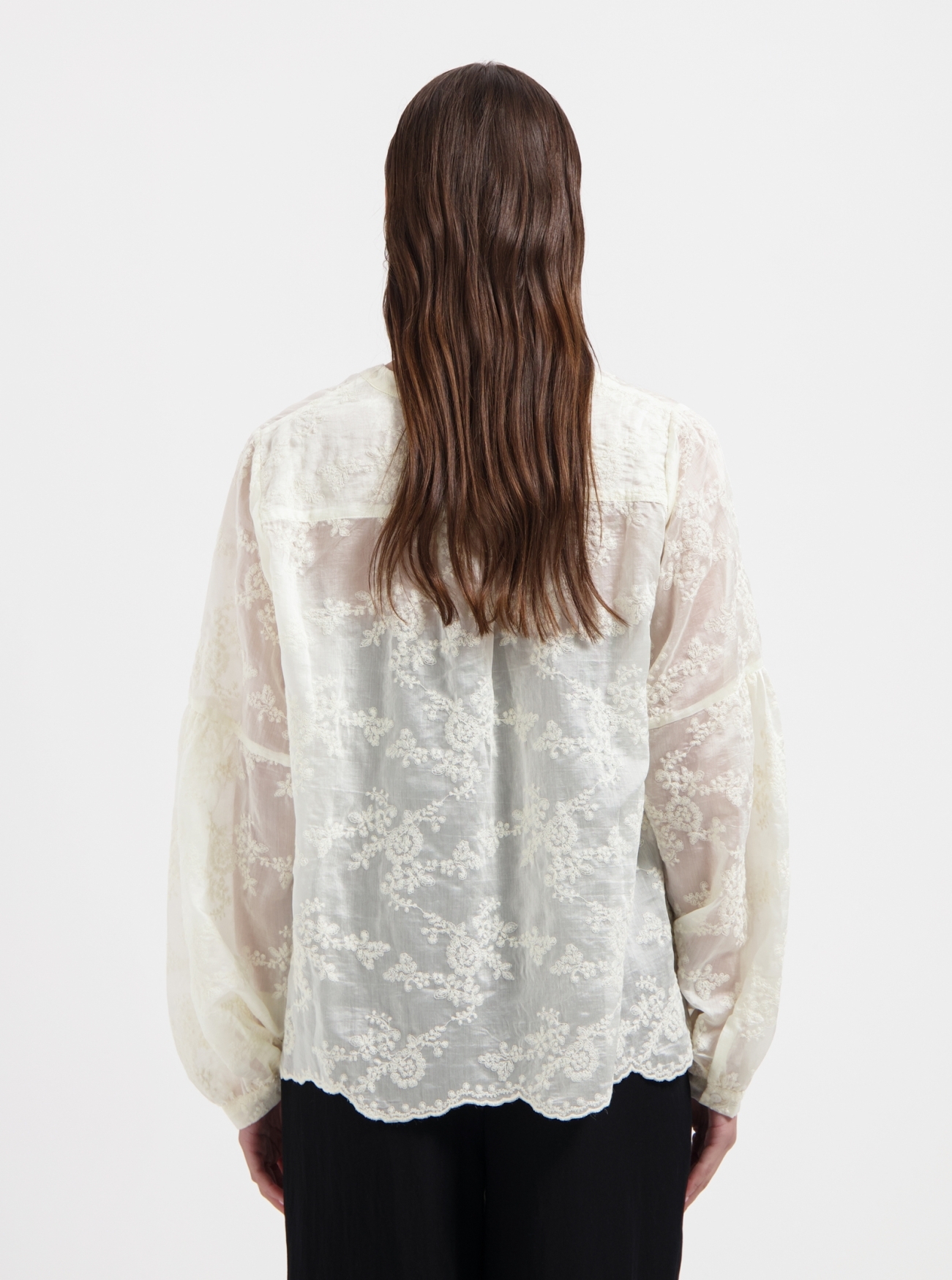 NO-DS26035-120-8-10 Nous Sommes Labels Mae Blouse Off White