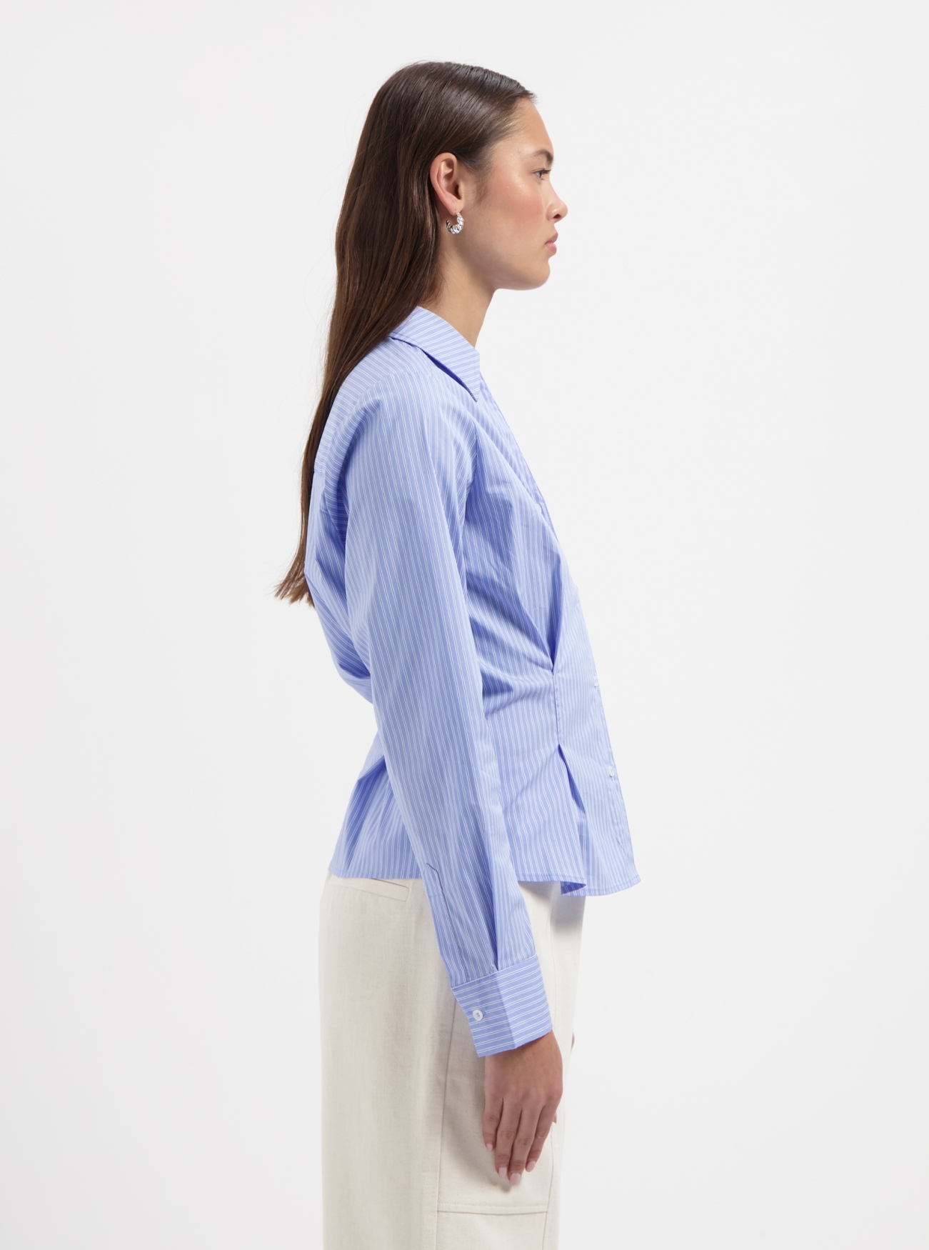 NO-DS26036-450-20-62 Nous Sommes Labels Zoey Blouse Blue
