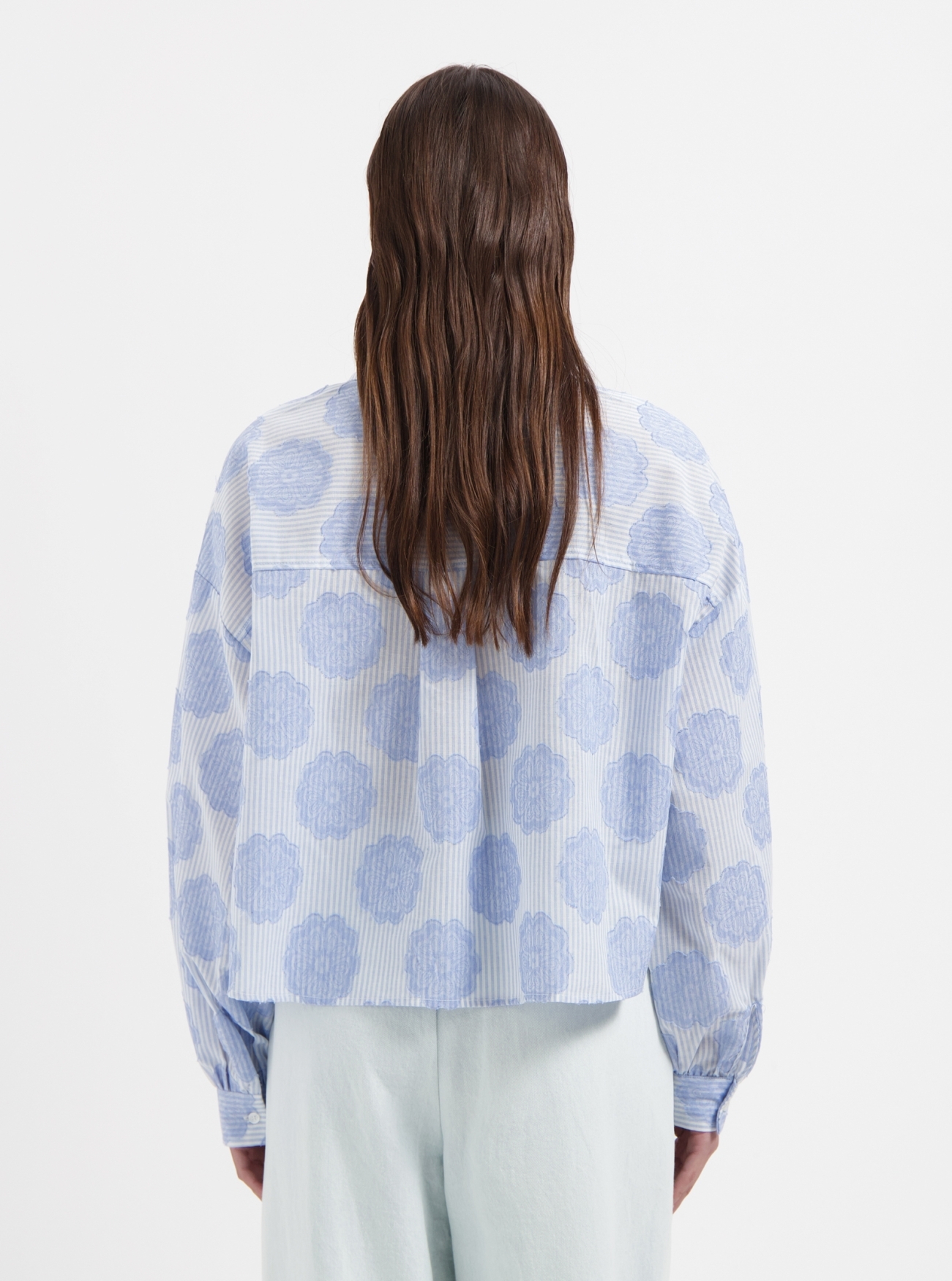 NO-DS26042-400-17-50_3e5 Nous Sommes Labels Liv Blouse Light Blue