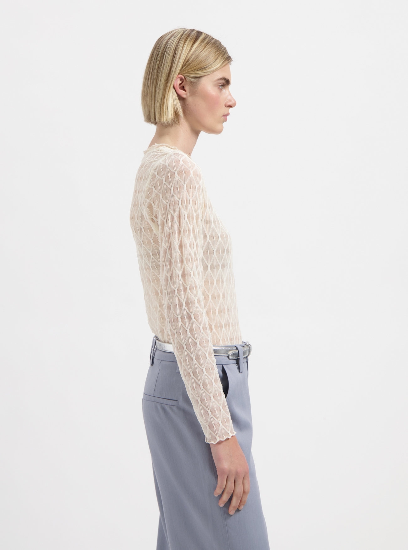 NO-DS26012-120-8-17_geu Nous Sommes Labels Zellie Top Off White