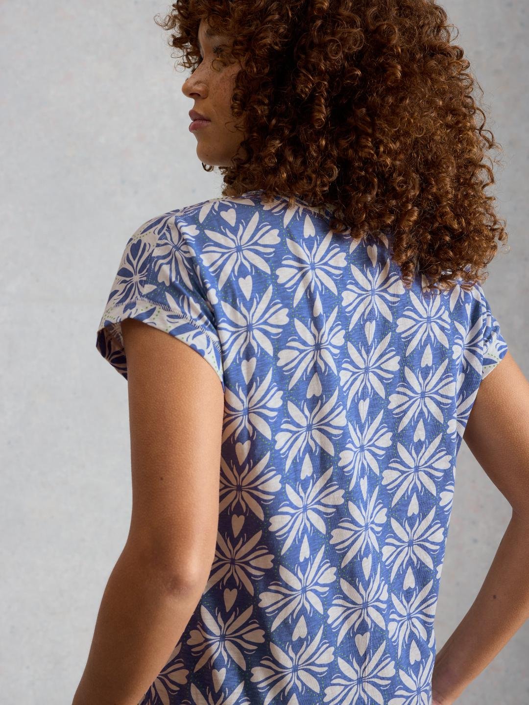 445865-BLUE_MLT-MB White Stuff NELLY NOTCH NECK TEE BLUE MLT