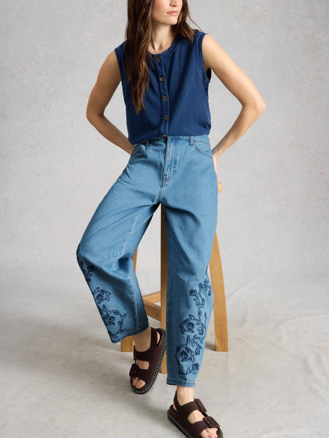 White Stuff AUBREY EMBROIDERED BARREL JEAN LGT DENIM