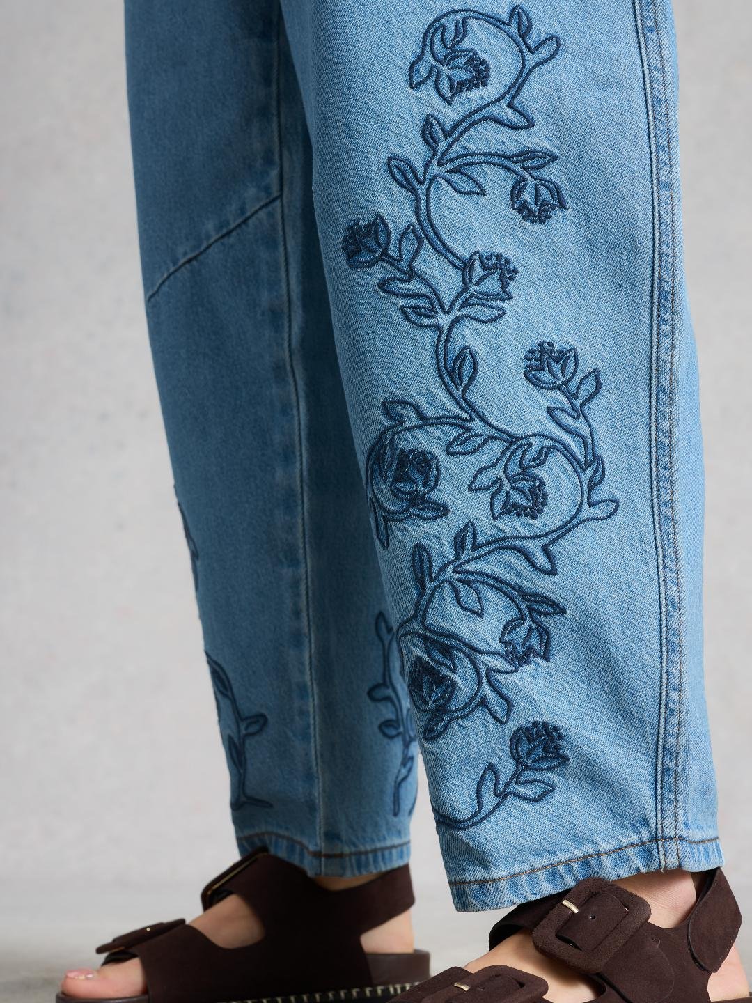 446196-LGT_DENIM-MD White Stuff AUBREY EMBROIDERED BARREL JEAN LGT DENIM