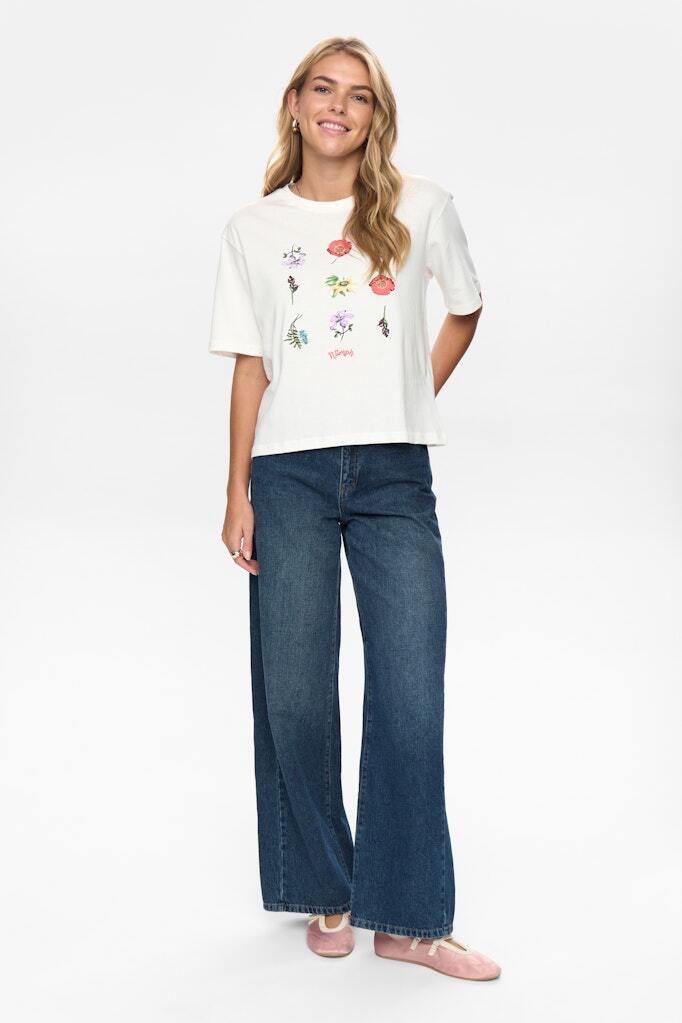 Nu_mph_Main-Spring-2026-Nu_mph_9001_706645_2 NÜMPH NUBELISA BOXY TEE Cloud Dancer