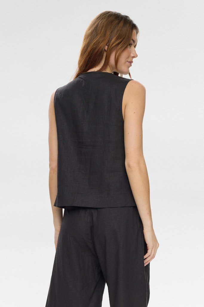 Nu_mph_High-summer-2026-Nu_mph_0000_706767_2 NÜMPH NUALANI VEST Caviar