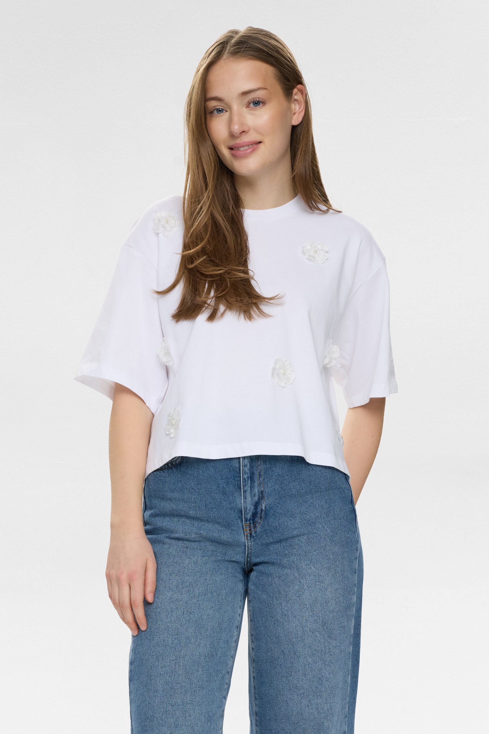 Nu_mph_Main-Spring-2026-Nu_mph_9000_706689 NÜMPH NUFLEURA TEE Bright White