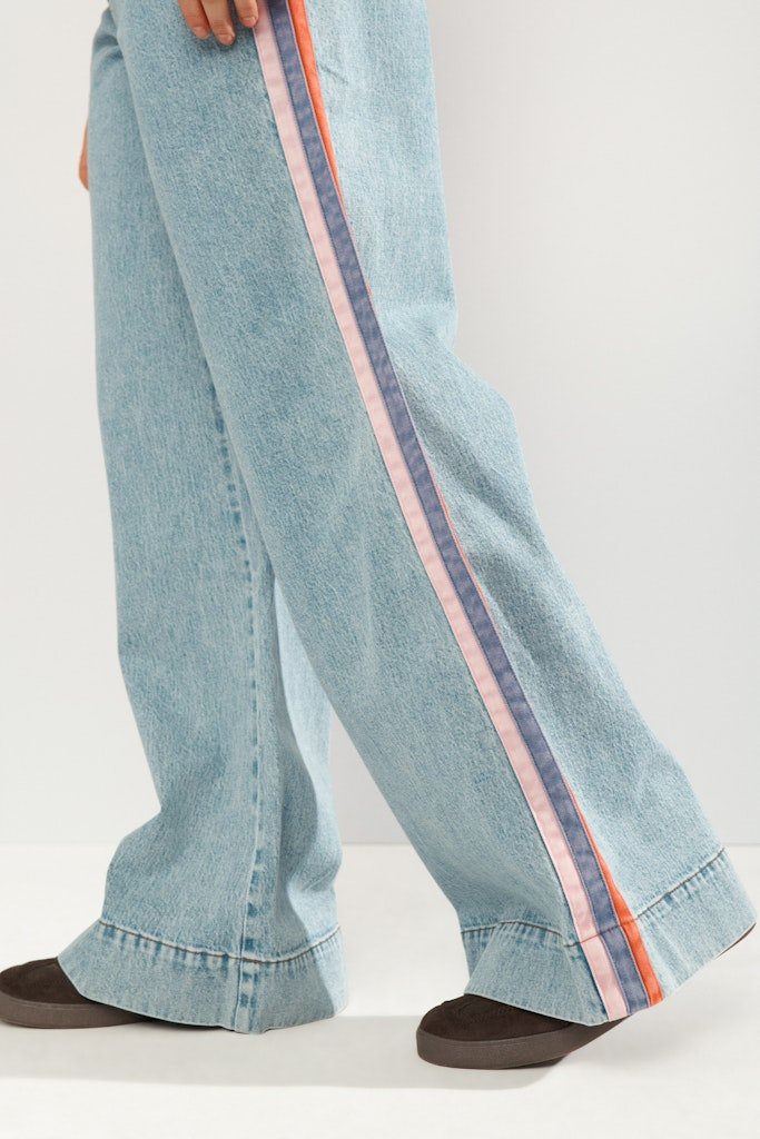 NÜMPH NUMALAGA HR WIDE JEANS BI3010 Light Blue Denim