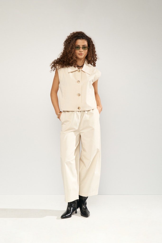 Nu_mph_High-summer-2026-Nu_mph_9509_706827_3 NÜMPH NUSUNNA VEST Whitecap Gray