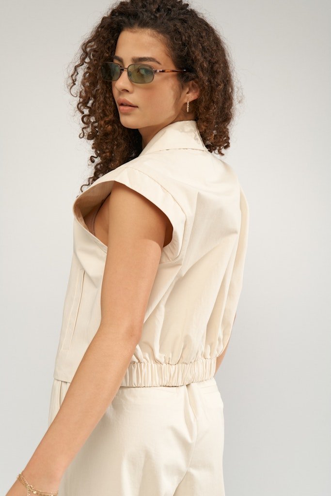Nu_mph_High-summer-2026-Nu_mph_9509_706827_5 NÜMPH NUSUNNA VEST Whitecap Gray