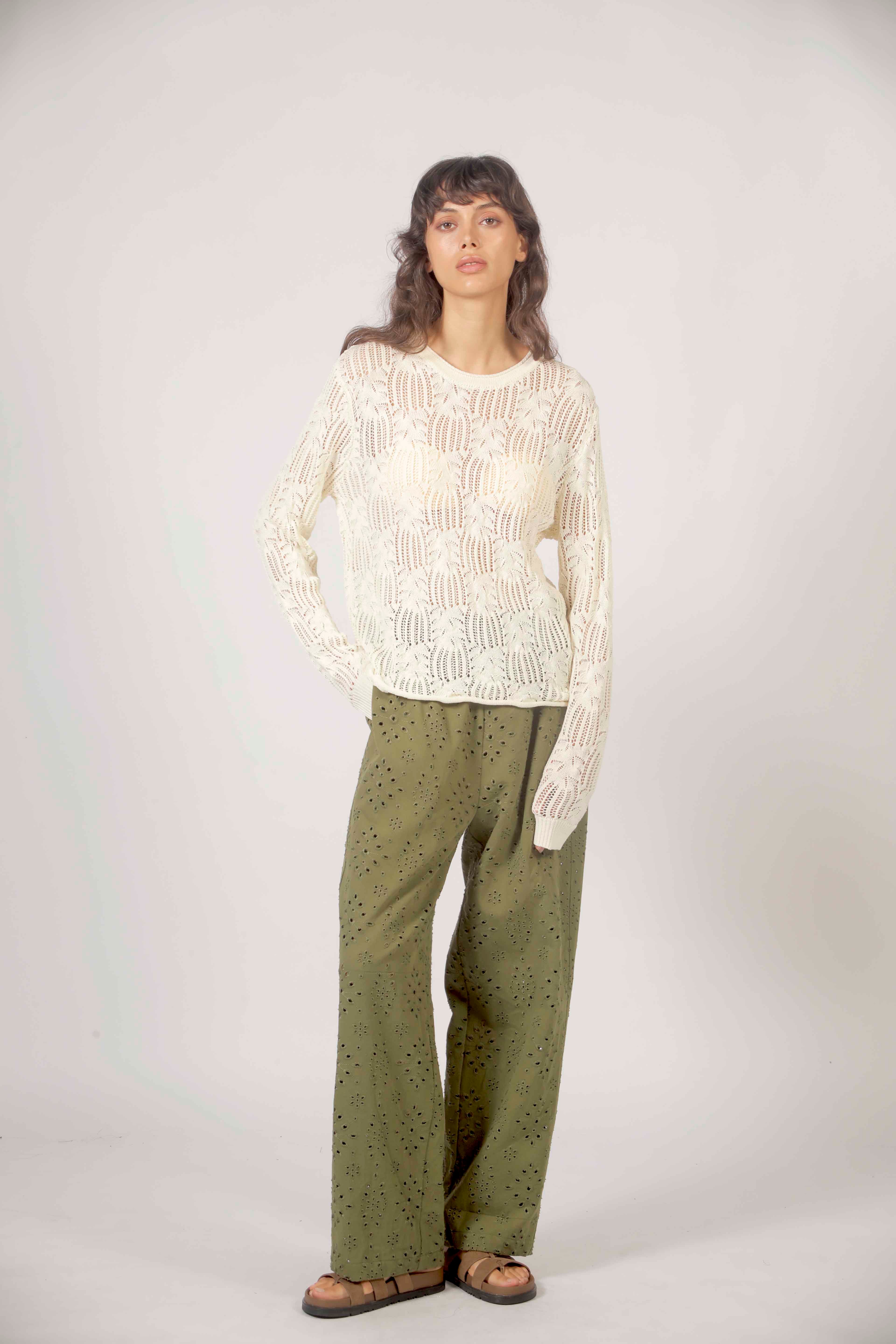 T26103307CREAM_T26149059KAKI_1 The Korner SWEATER CREAM
