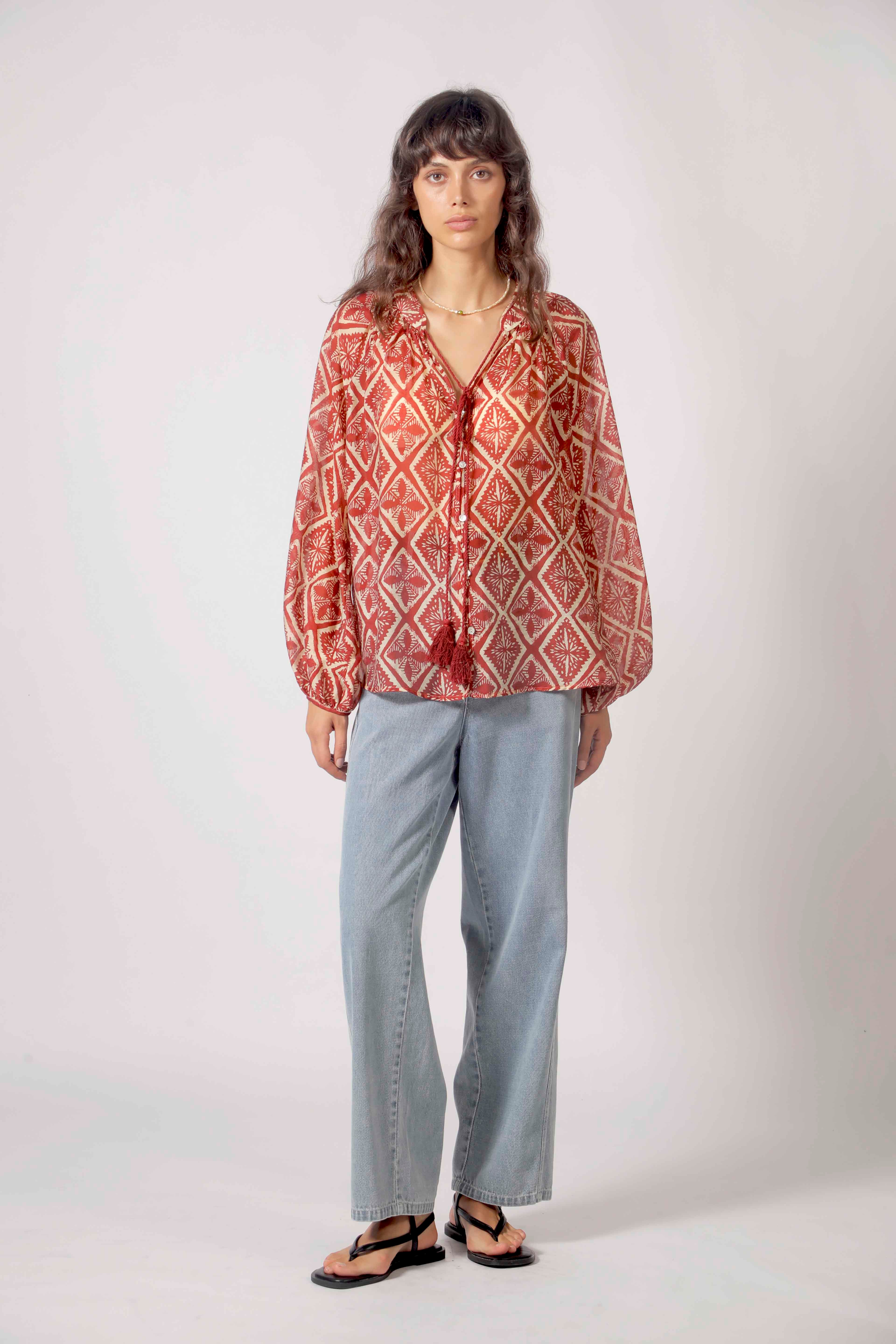 T26116136RED_T26149014BLUE_4 The Korner BLOUSE RED
