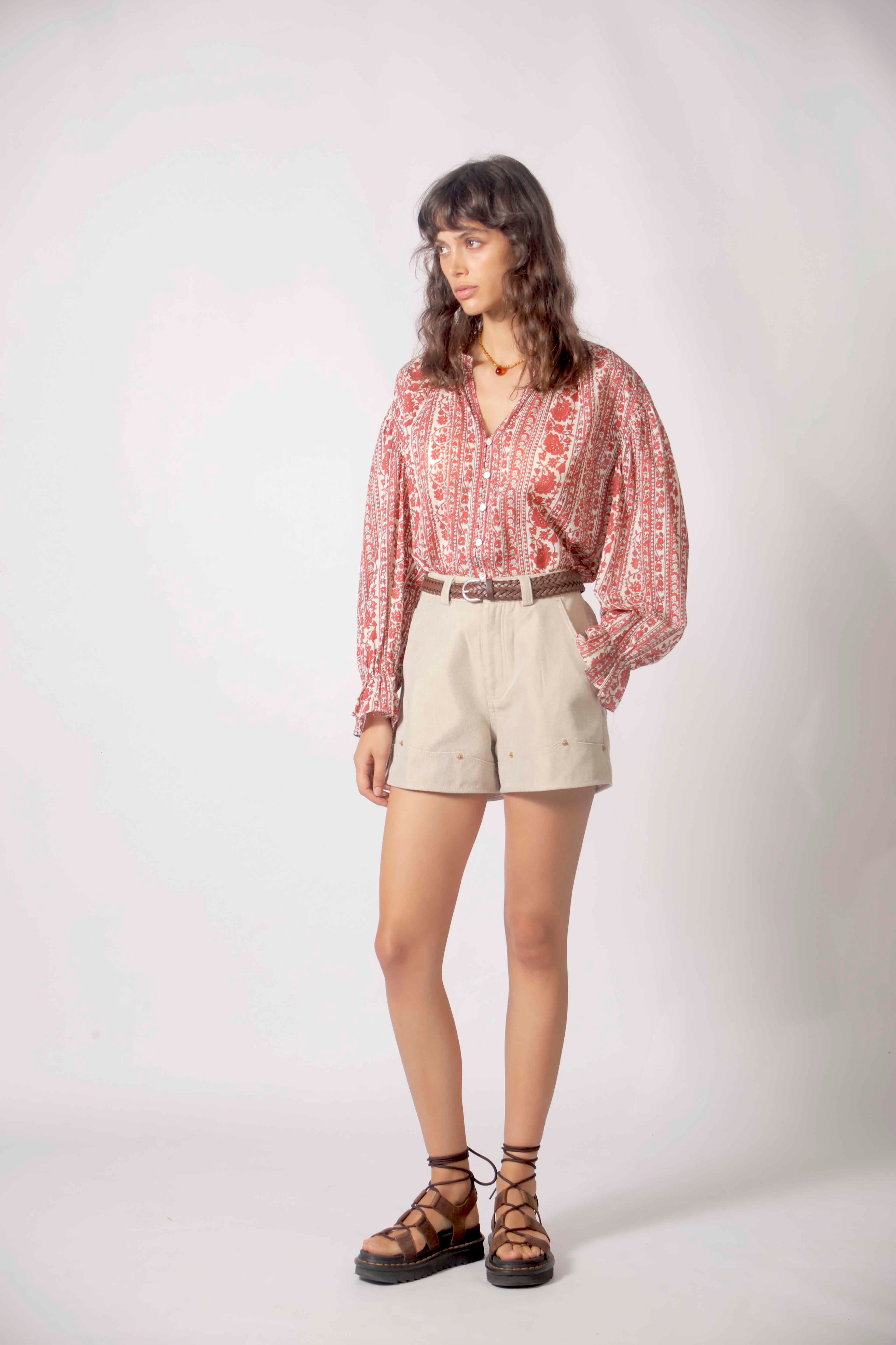 T26119200RED_T26141017LIGHTKAKI_2 The Korner BLOUSE RED