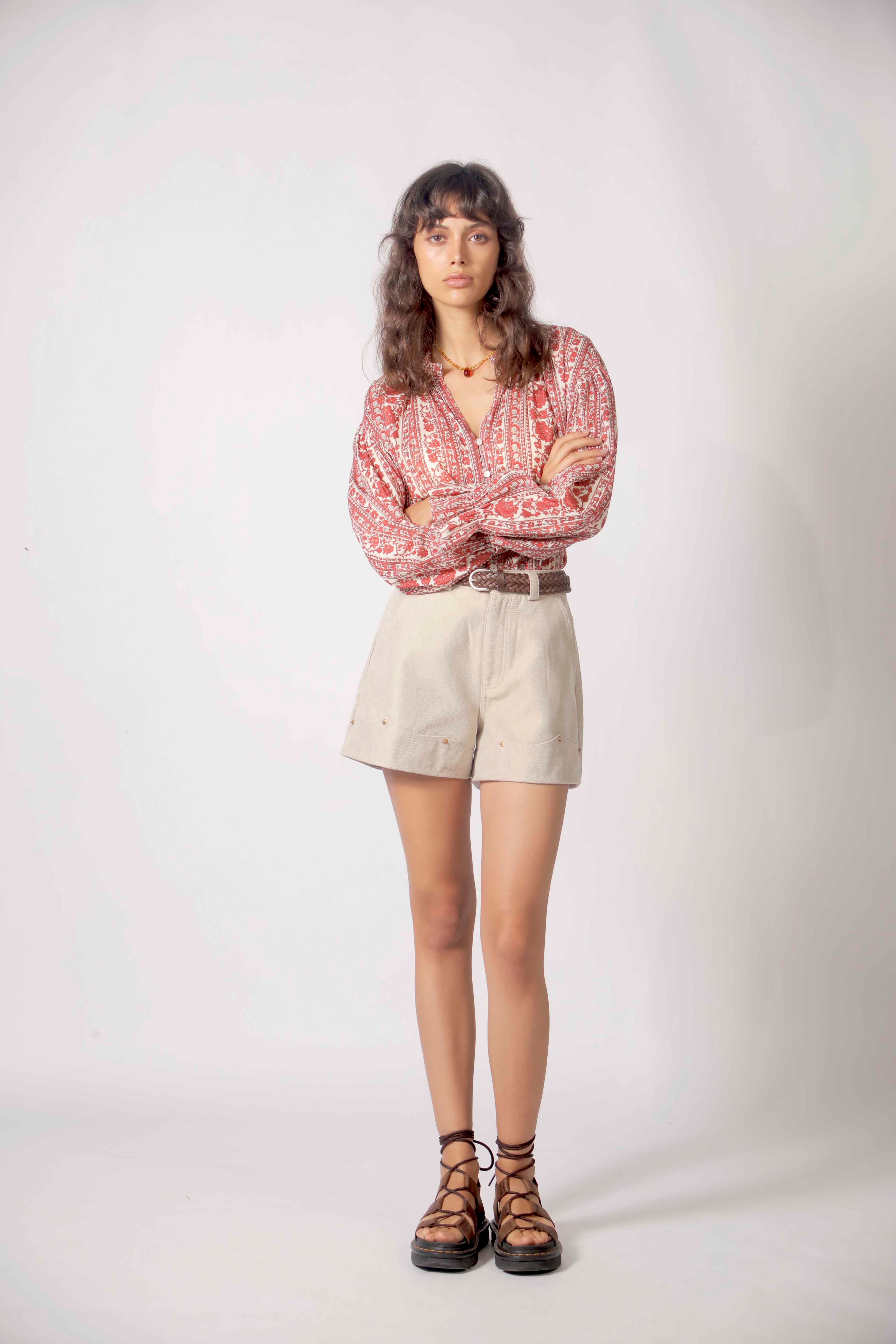 T26119200RED_T26141017LIGHTKAKI_3 The Korner BLOUSE RED