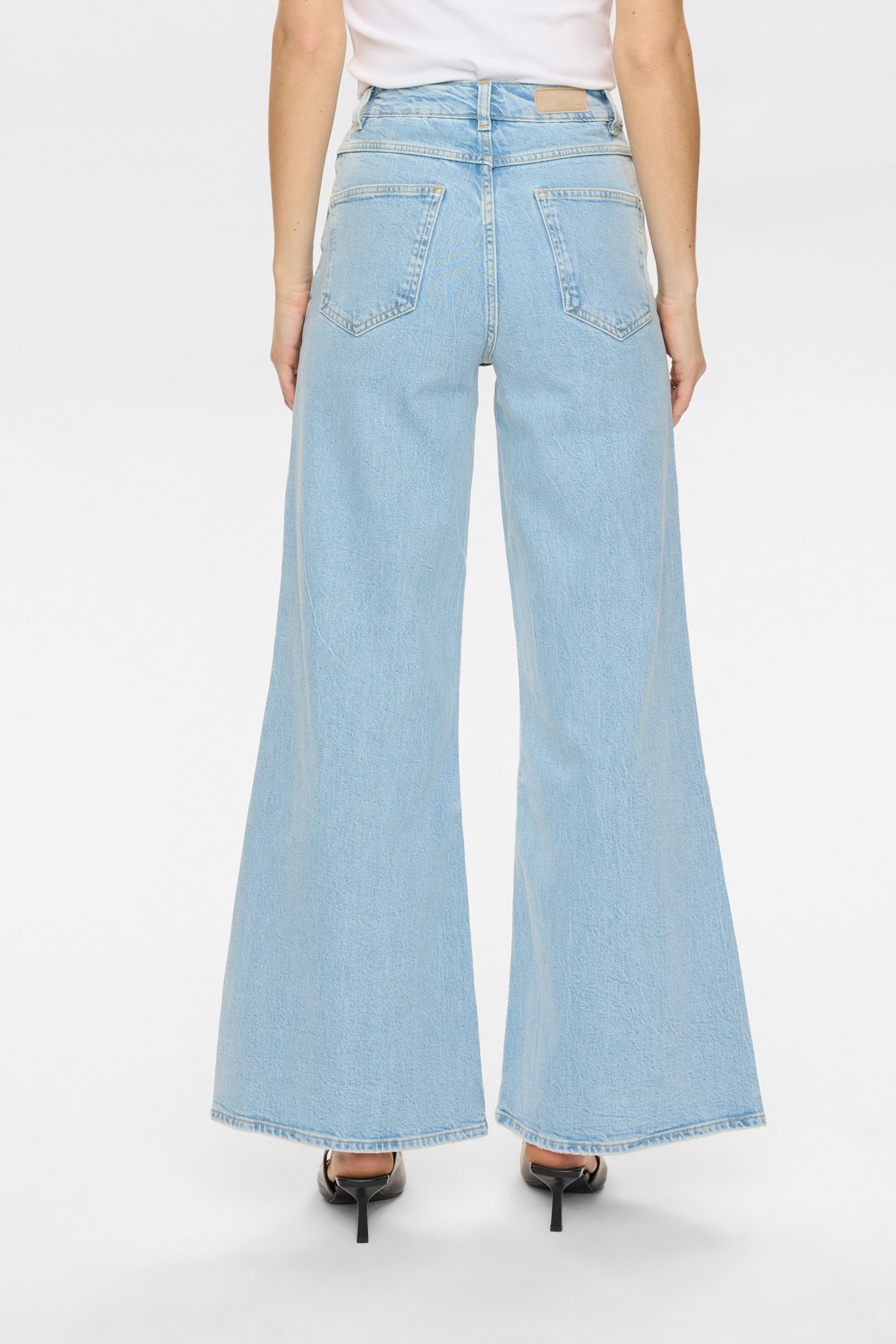Nu_mph_NOOS-DENIM-SS26-NUMPH_3010_706674_3 NÜMPH NUPISA HR WIDE JEANS S3010 Light Blue Denim 32"