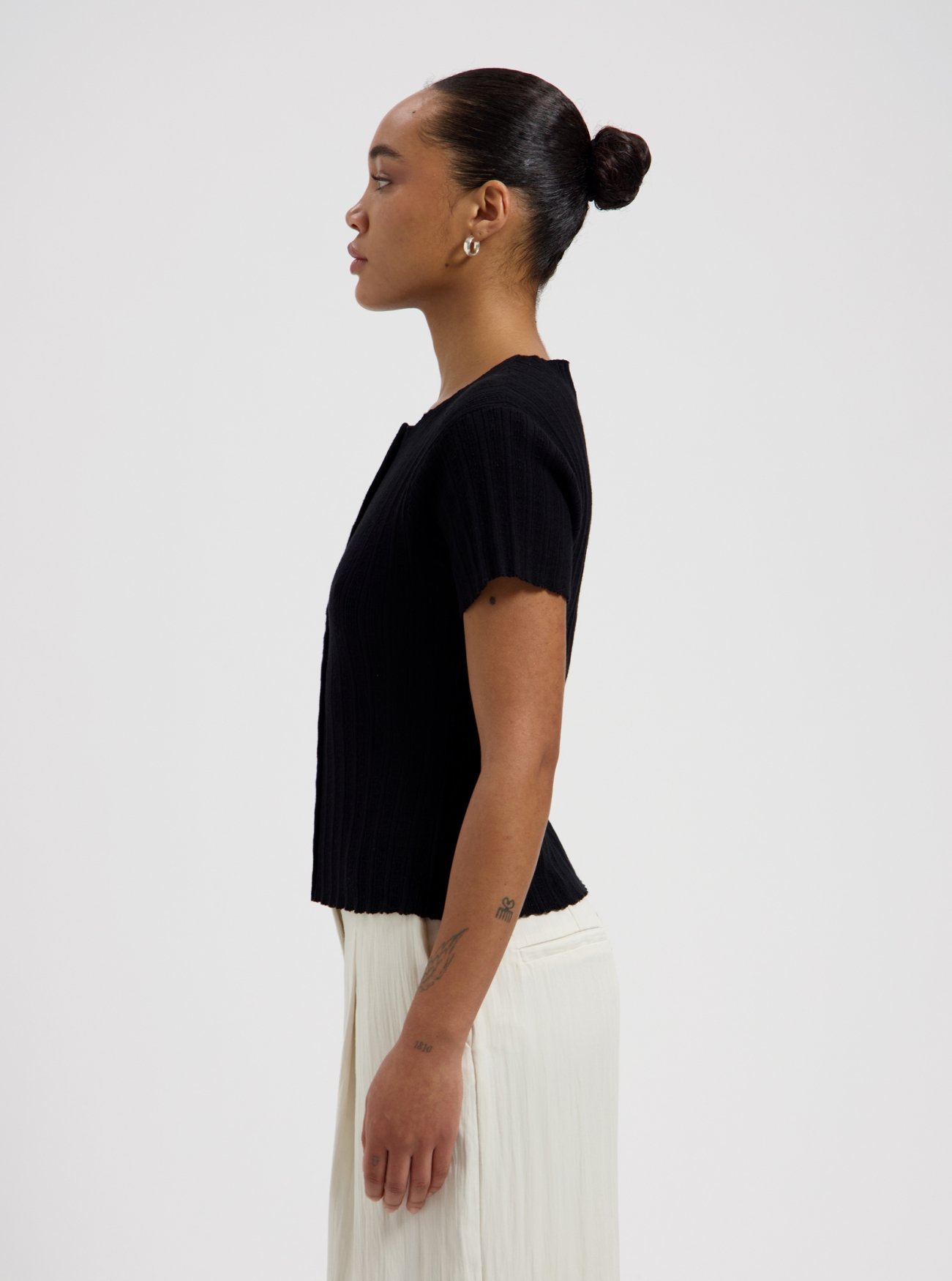 NO-DS26068-10-46-10 Nous Sommes Labels Naomi SS Knit Black