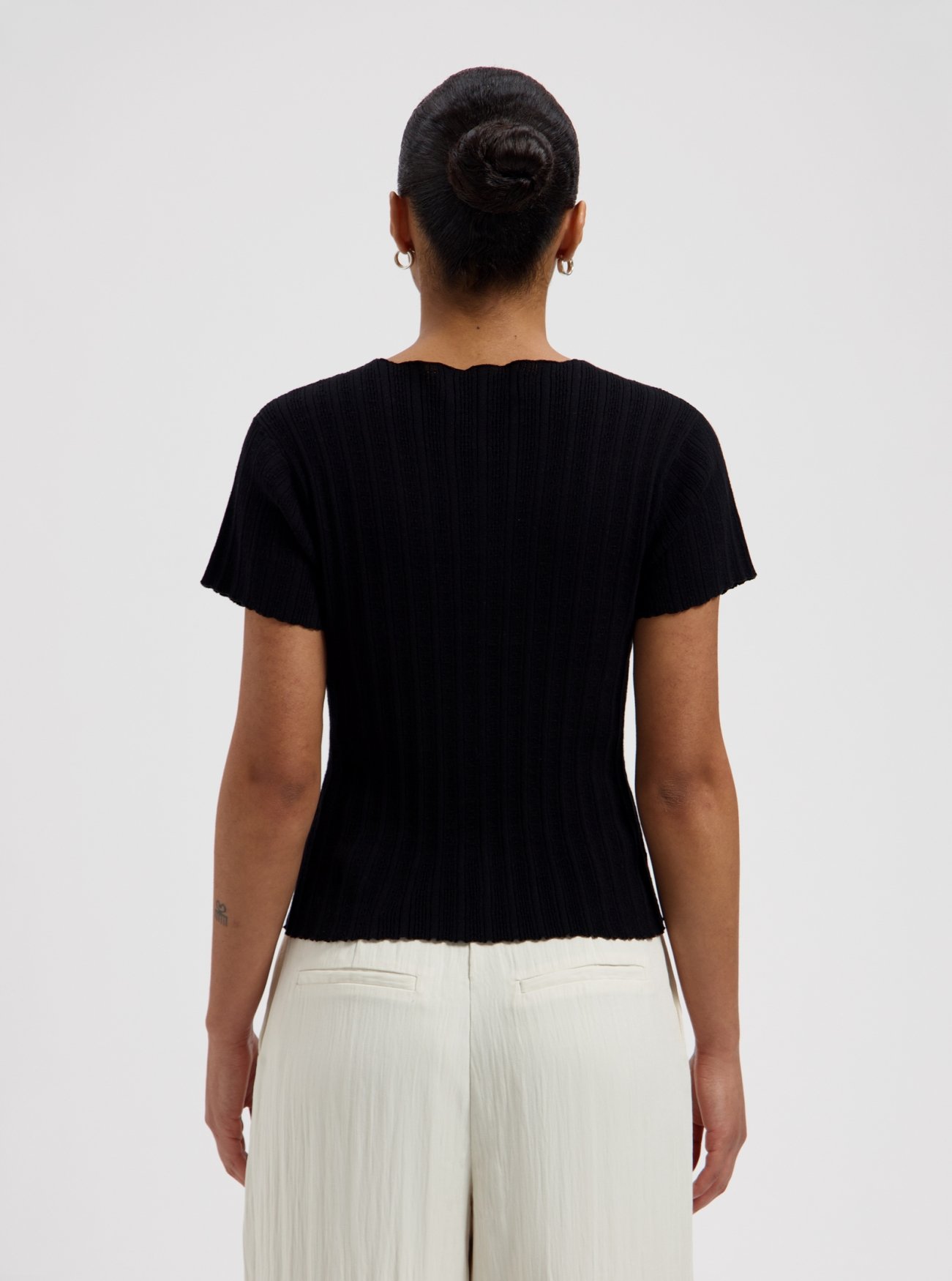 NO-DS26068-10-46-11 Nous Sommes Labels Naomi SS Knit Black