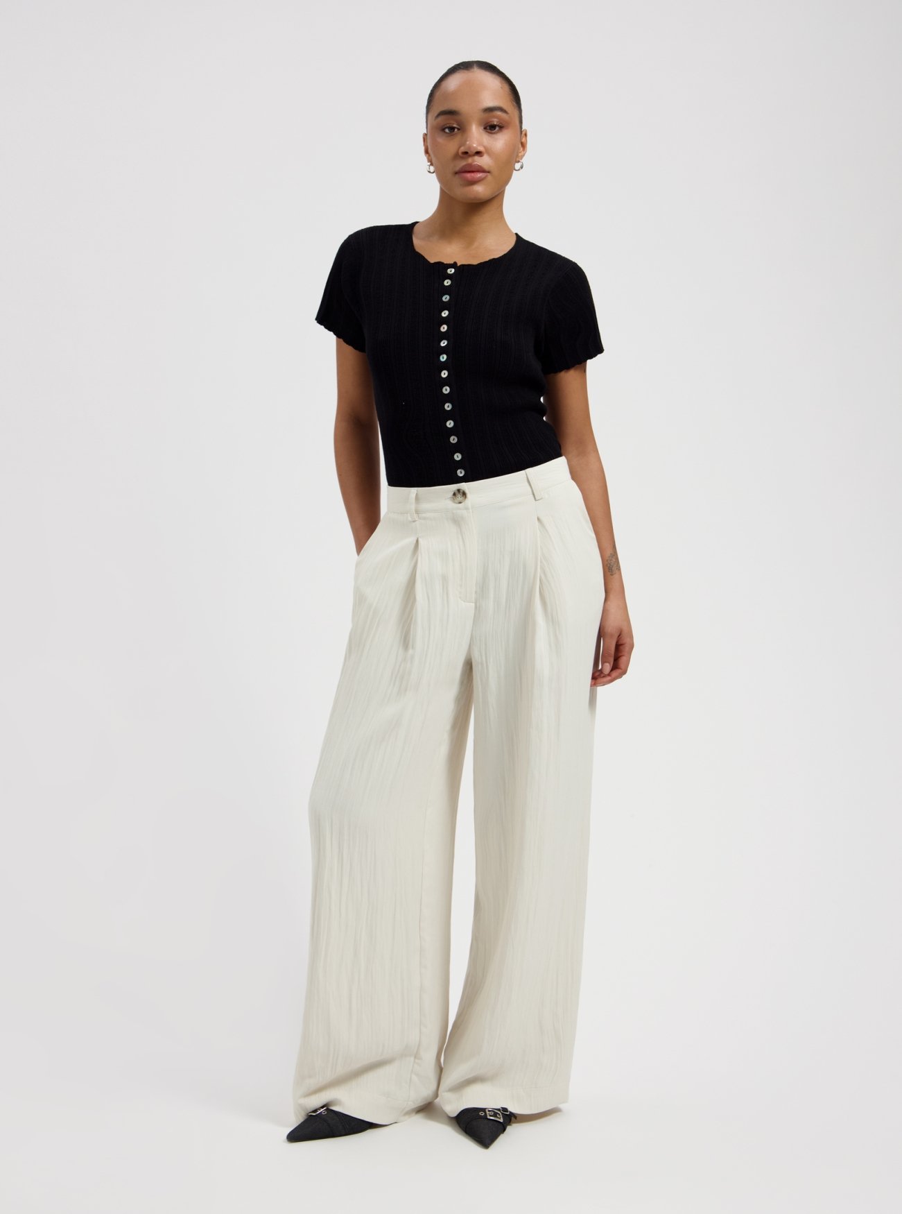 NO-DS26138-120-8-23 Nous Sommes Labels Wren Trousers Off White