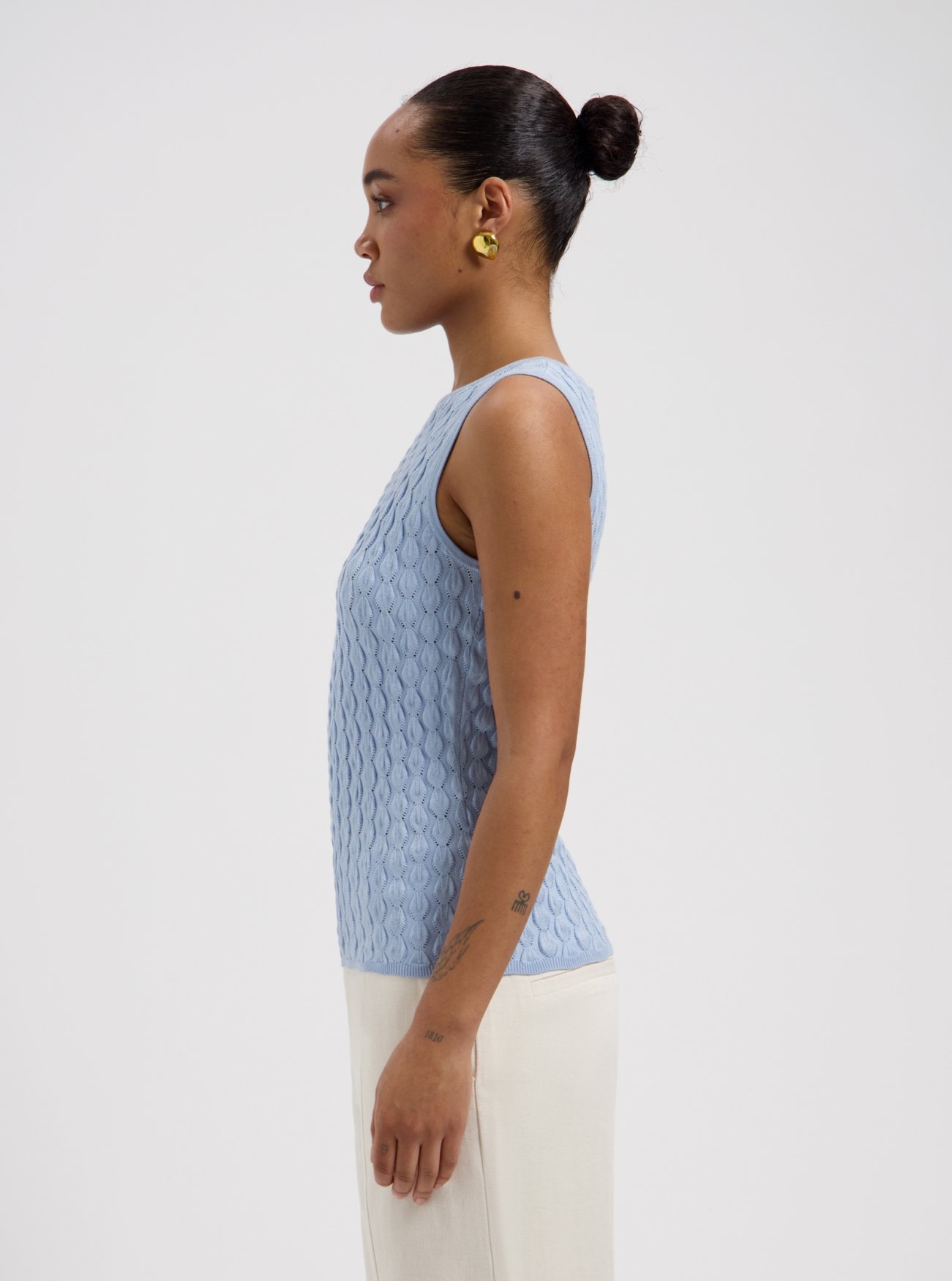 NO-DS26137-400-17-38_hbc Nous Sommes Labels Amira Knit Top Light Blue