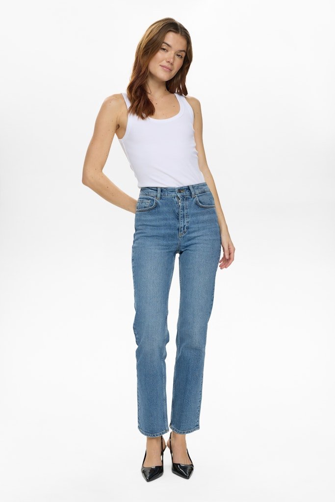 Nu_mph_NOOS-DENIM-SS26-NUMPH_3013_706672_5_bgb NÜMPH NUOSLO HR STRAIGHT JEANS S3013 Medium Blue Denim 32"