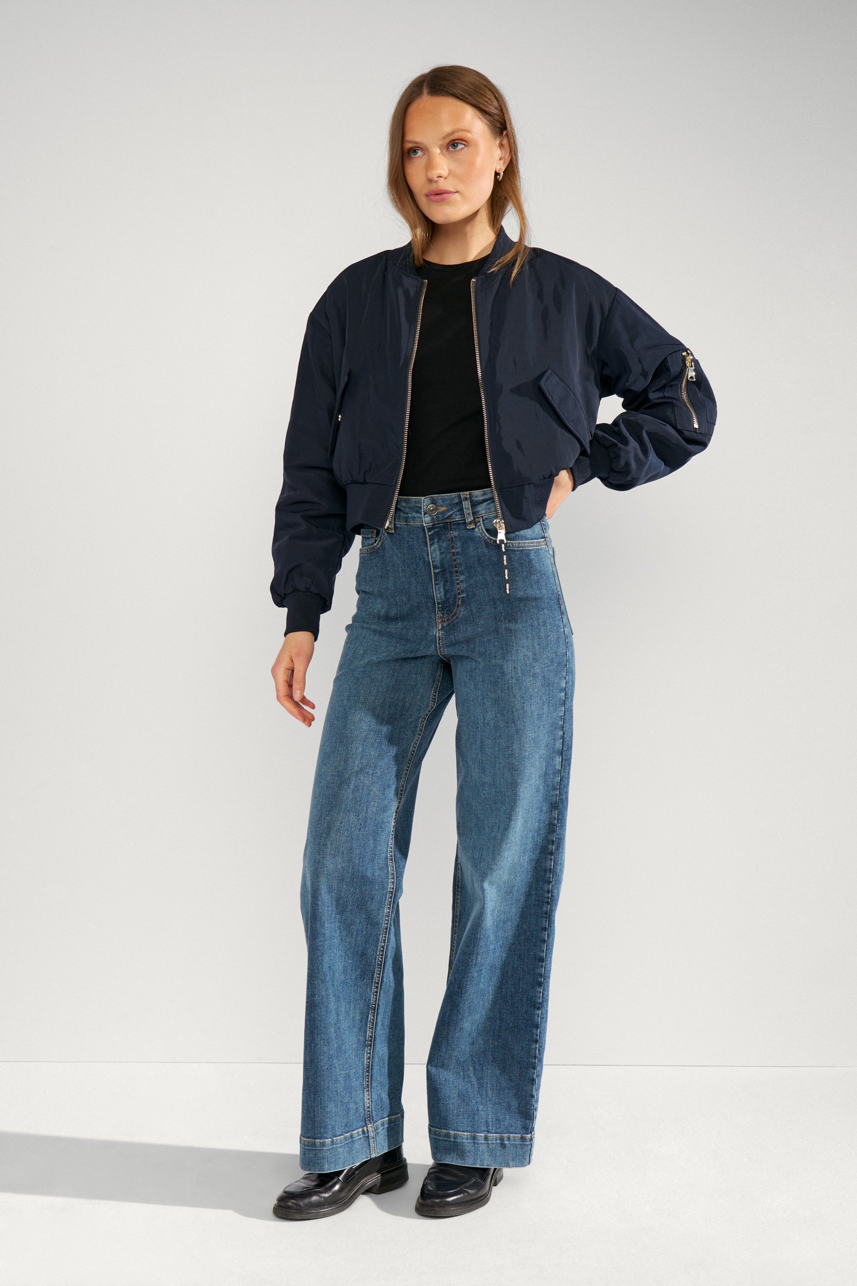 Nu_mph_Pre-Fall-2026-Nu_mph_3065_706898_2 Nümph NUMIANNA CROPPED BOMBER JACKET Salute