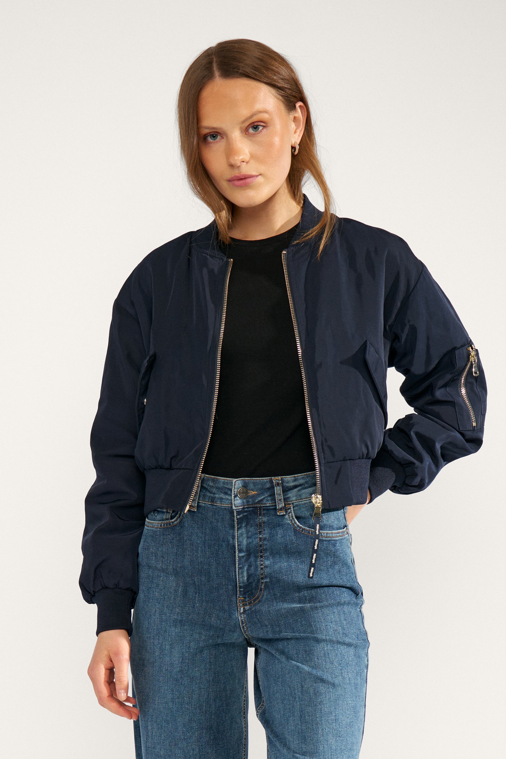 Nu_mph_Pre-Fall-2026-Nu_mph_3065_706898 Nümph NUMIANNA CROPPED BOMBER JACKET Salute