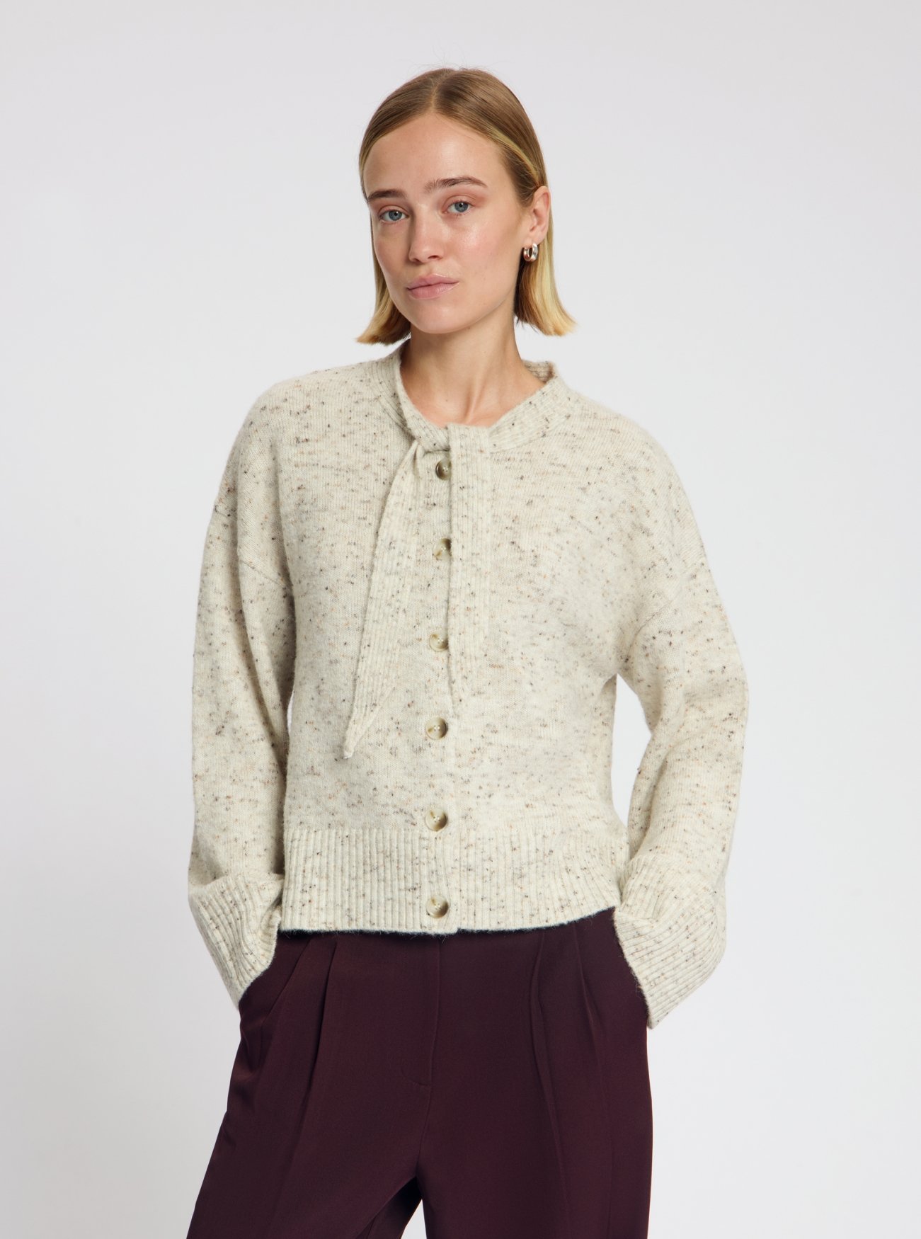 NO-DW26003-120-8-9 Nous Sommes Labels Siri Tie Cardigan Off White