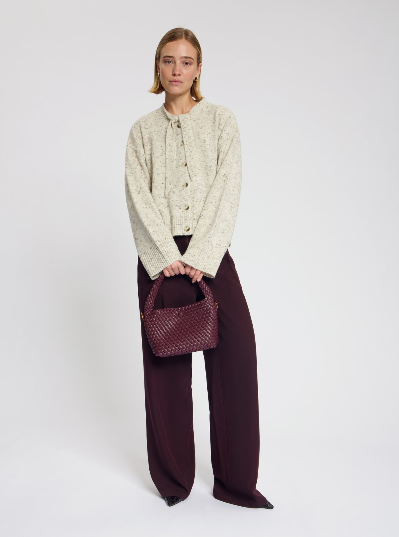 NO-DW26003-120-8-12 Nous Sommes Labels Siri Tie Cardigan Off White