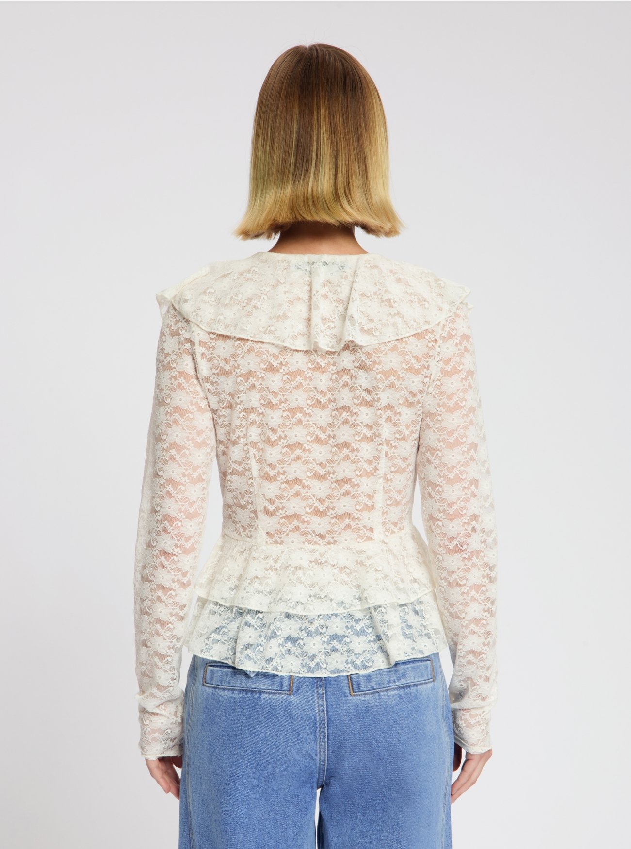 NO-DW26078-100-7-4 Nous Sommes Labels Noor Lace Top White