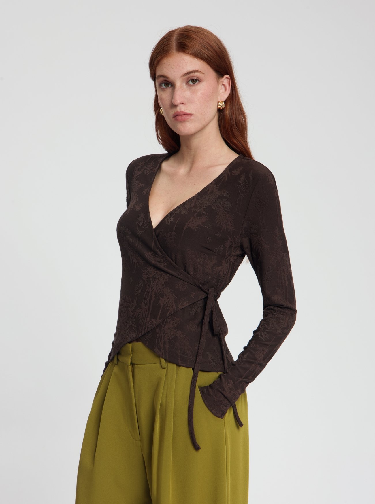 NO-DW26081-225-11-15 Nous Sommes Labels Janah Wrap Top Brown