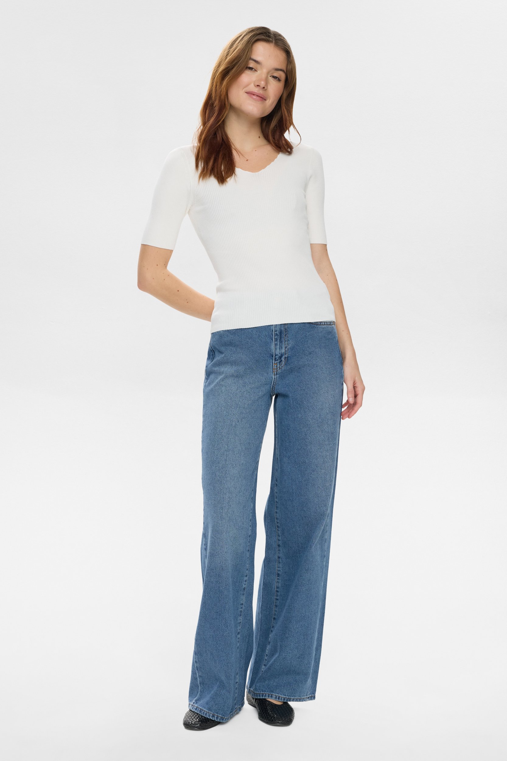 700828_9001_3 NÜMPH NUAYELET SS PULLOVER CROPPED Cloud Dancer