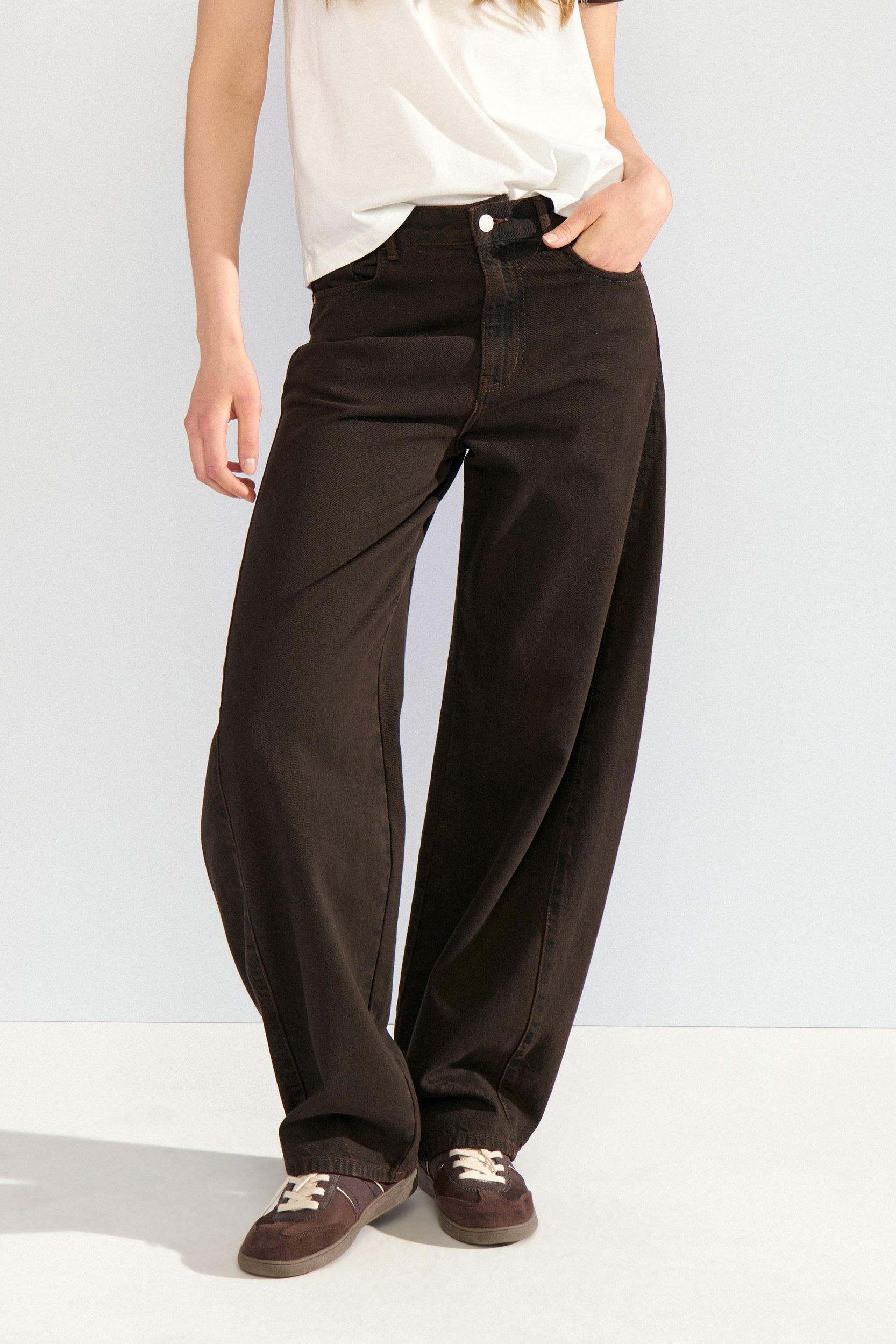 707357_5698_2 Nümph NUAMSTERDAM HR BARREL JEANS Black Coffee
