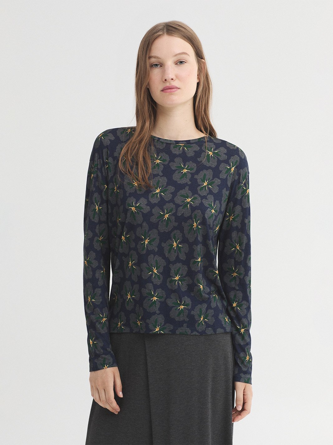 WJX040_134_1 Nice Things "Bold Flowers" wide T-shirt Navy