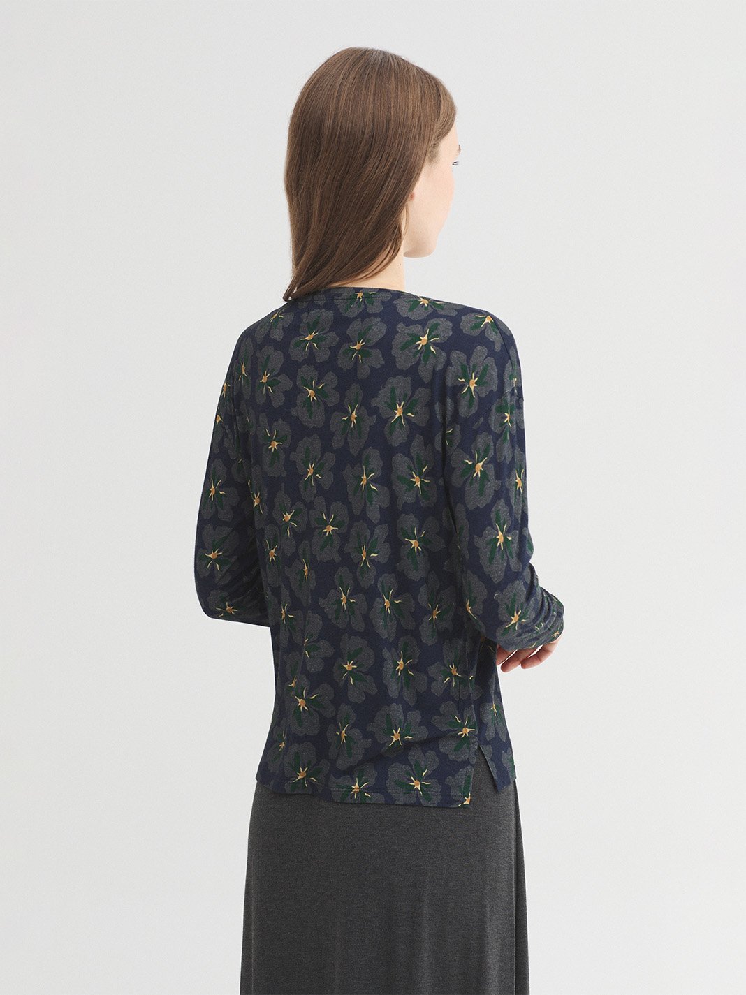 WJX040_134_4 Nice Things "Bold Flowers" wide T-shirt Navy