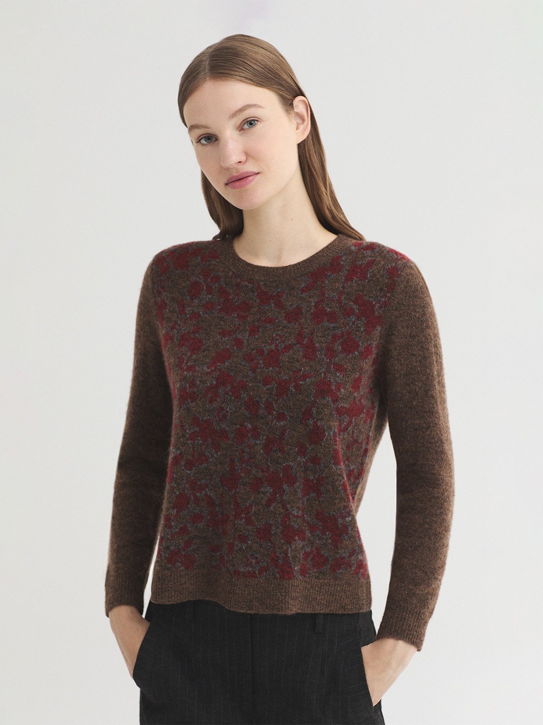 WKX015_326_1 Nice Things "Rose branches" jacquard sweater Dark Brown