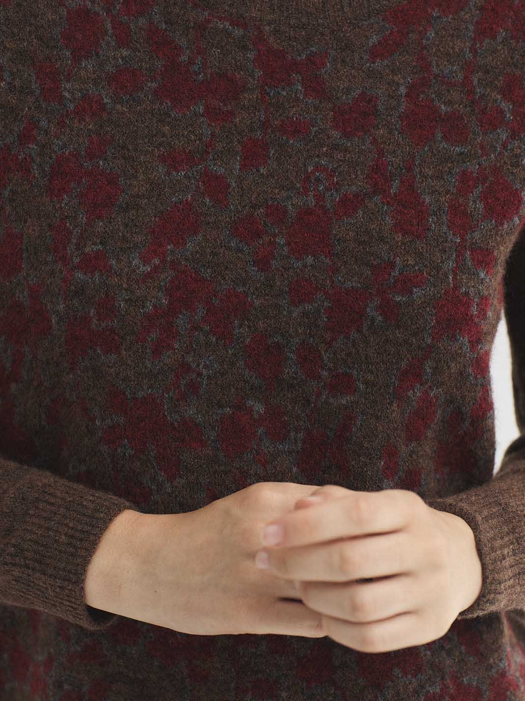 WKX015_326_3 Nice Things "Rose branches" jacquard sweater Dark Brown