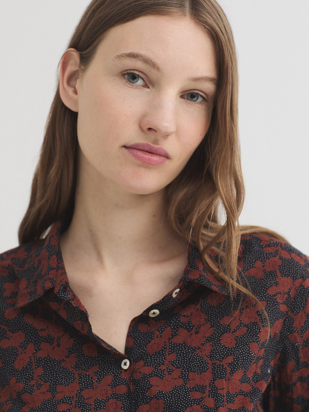 WWX015_999_2 Nice Things "Rose branches" basic shirt #99* Black