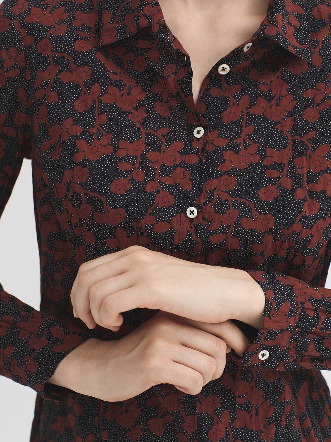 WWX015_999_3 Nice Things "Rose branches" basic shirt #99* Black