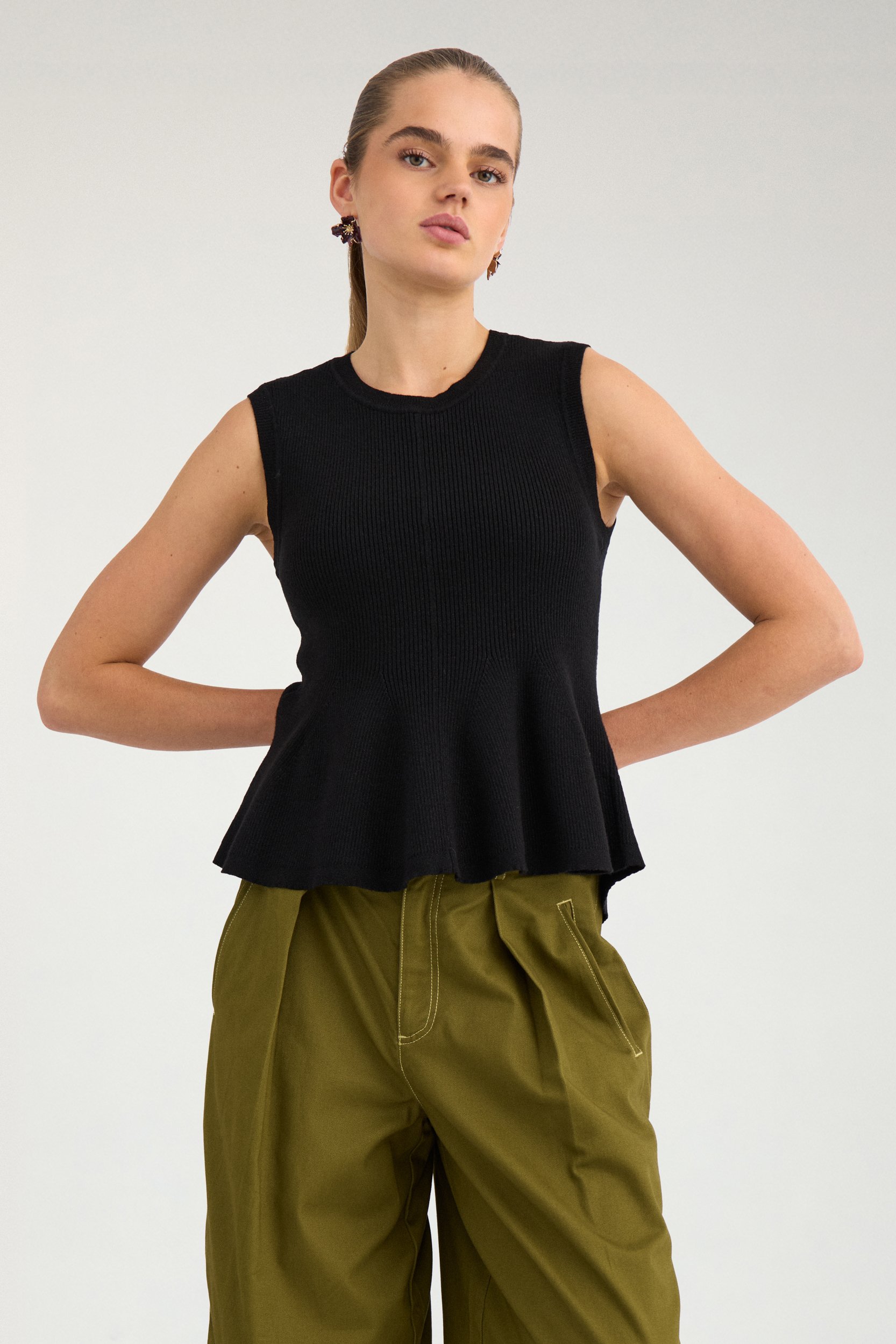 707493_0000_1 Nümph Nusira Lurex Top Caviar