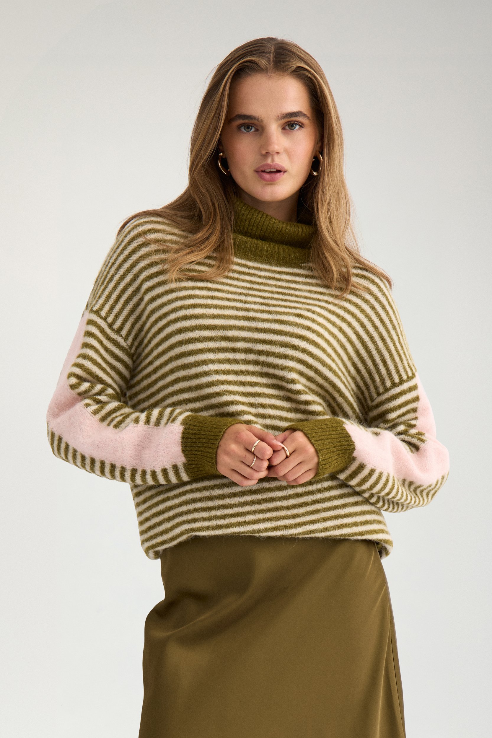 707509_4053_1 Nümph Nuriette Mini Stripe Pullover Fir Green
