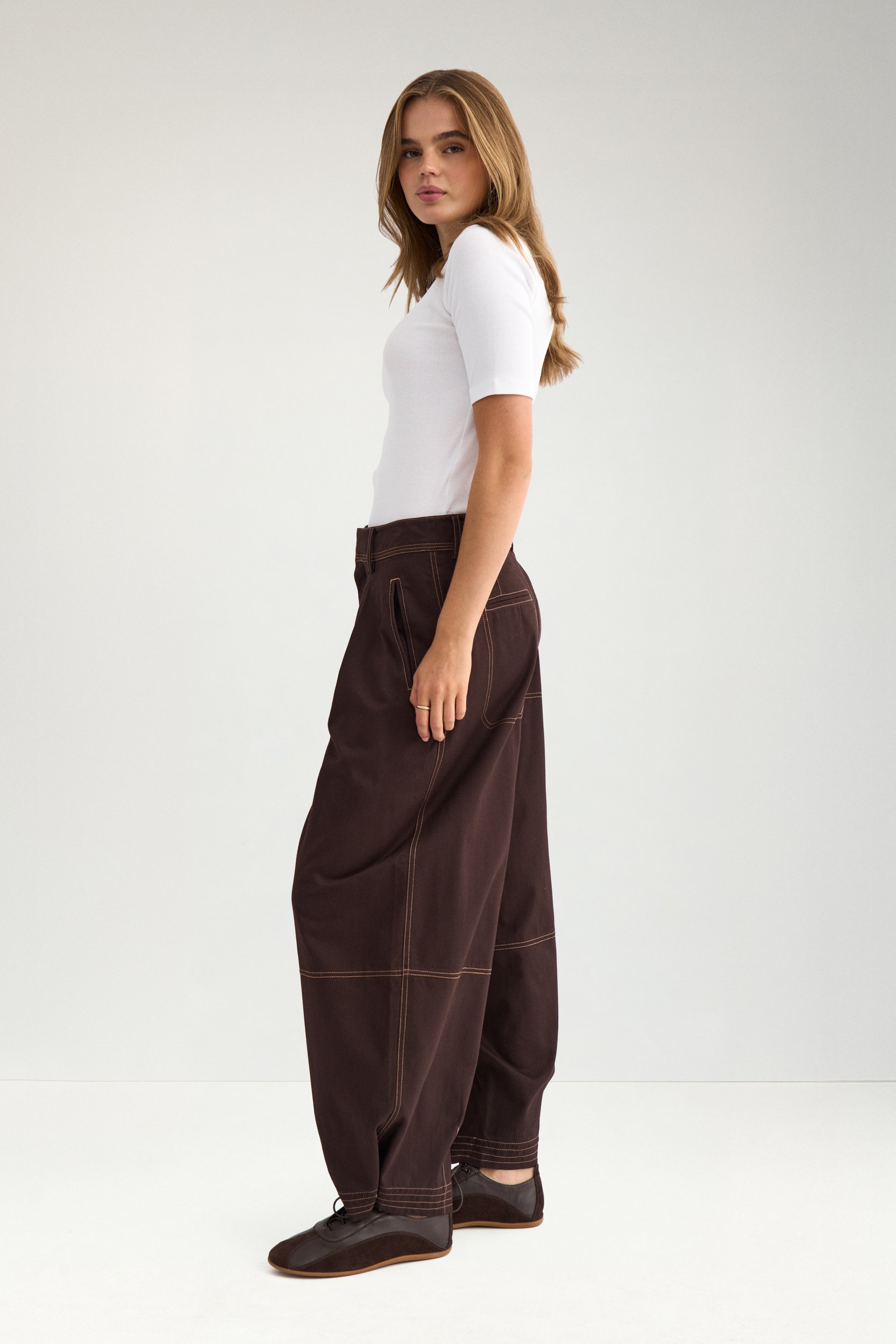 707538_5034_1 Nümph Nukatti Barrel Pants Chocolate Plum
