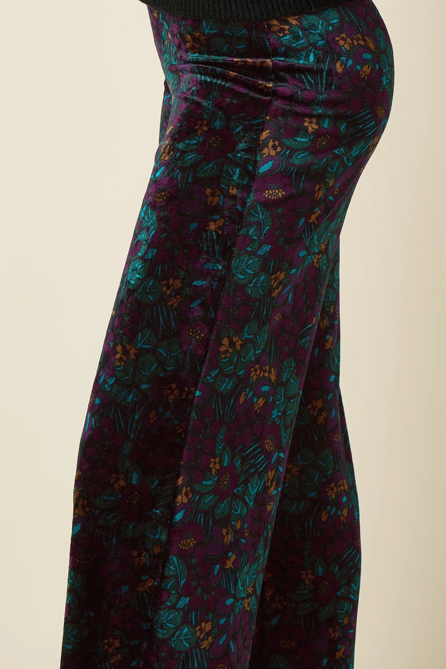 10956001_4 King Louie Sara Pants Sierra Velvet Black