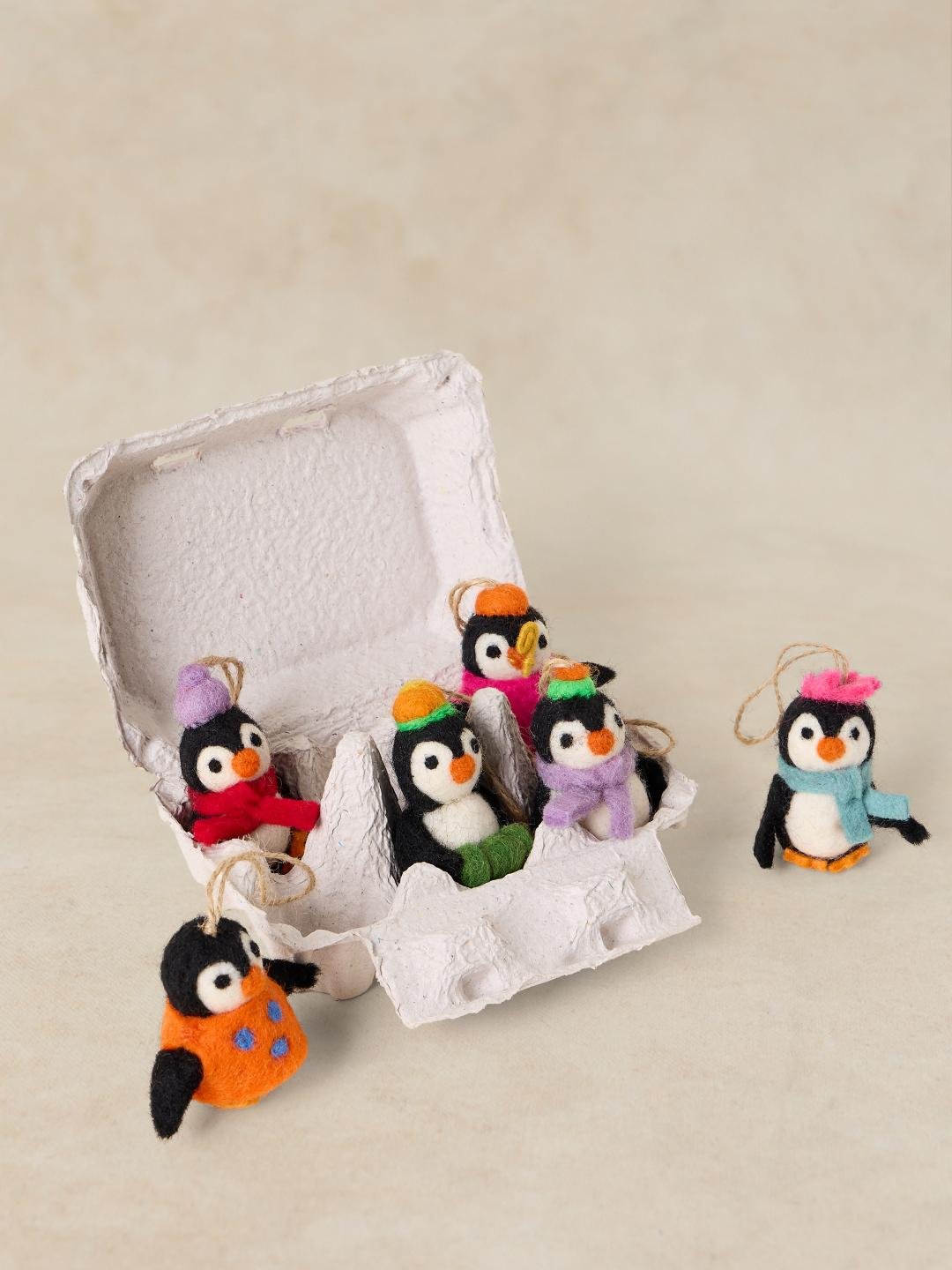 447616-BLK_MLT-FF White Stuff Party Penguin Egg Box Blk Mlt