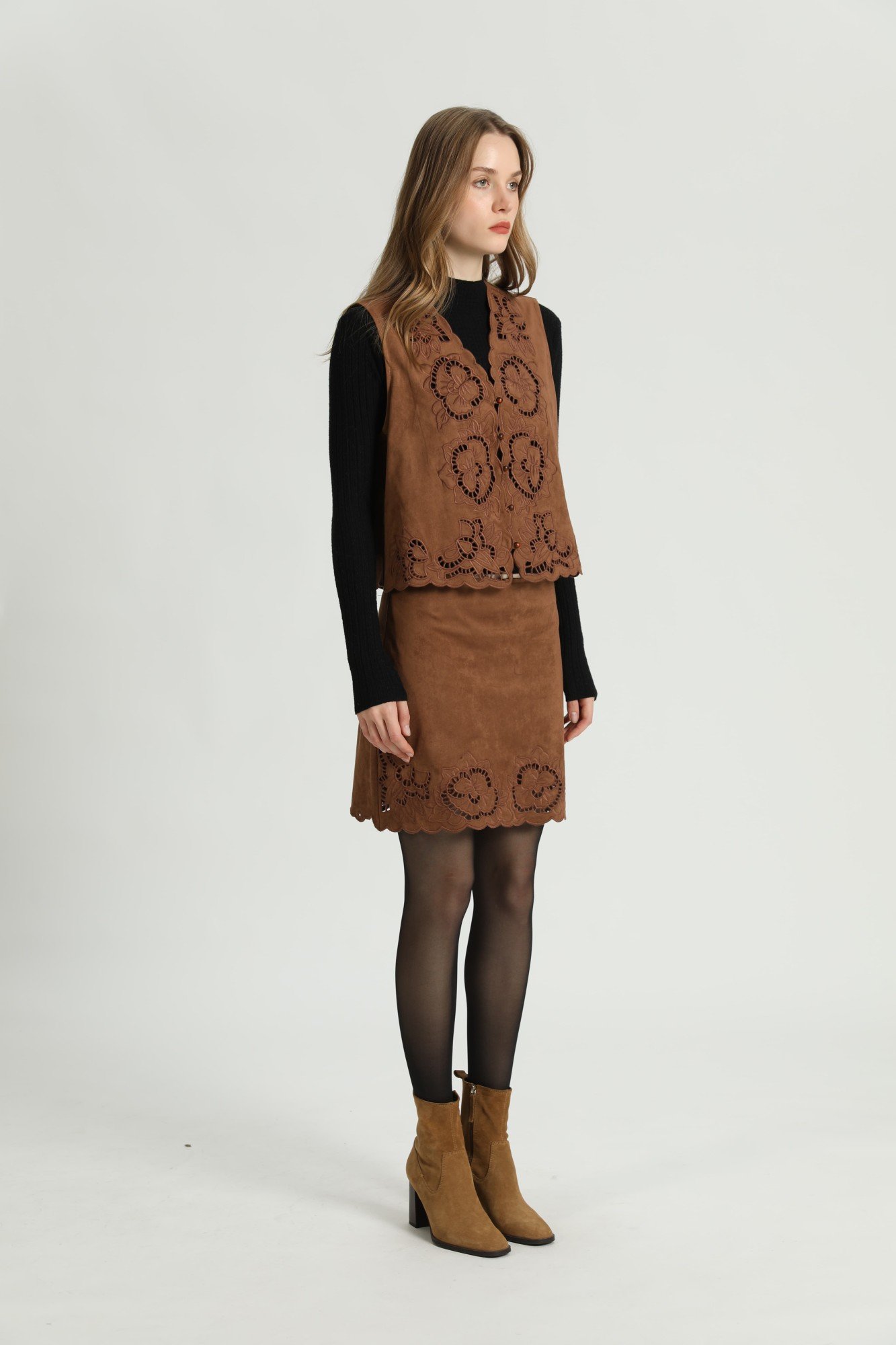 luca-gilet61033300_1 The Korner Luca Skirt Camel