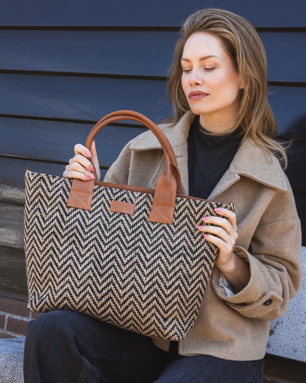 202614_33_8 Chabo Romio Jaquard Shopper met laptopvak 14 inch Cognac